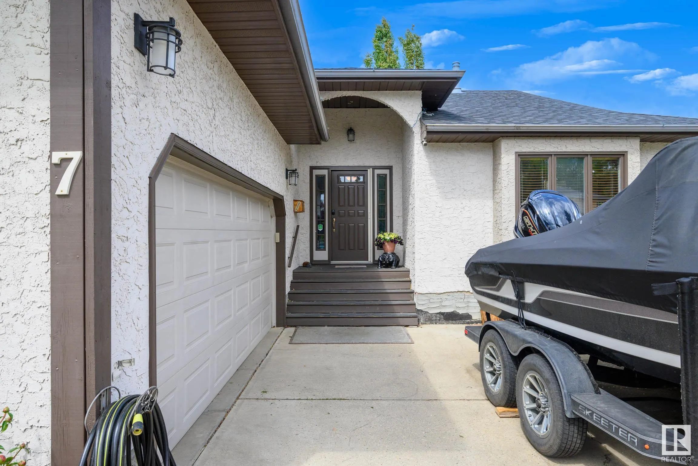 7 FIELDSTONE Cove