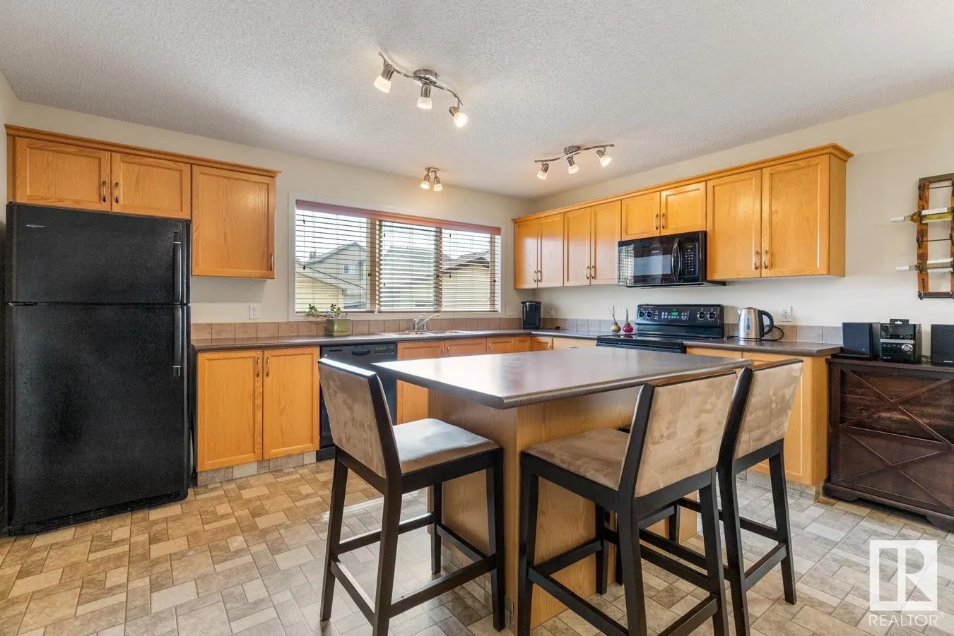 135 SUMMERTON Crescent