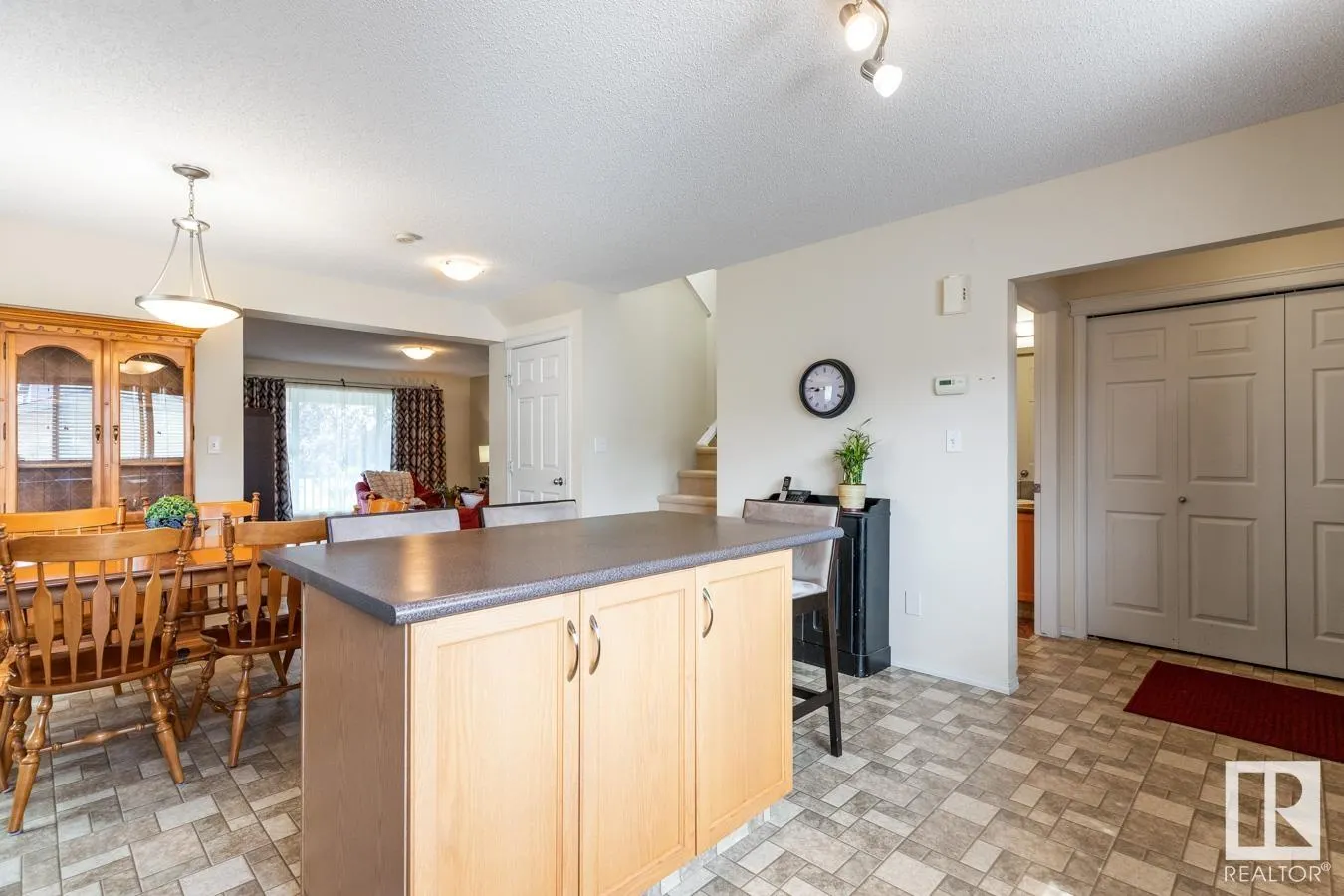 135 SUMMERTON Crescent