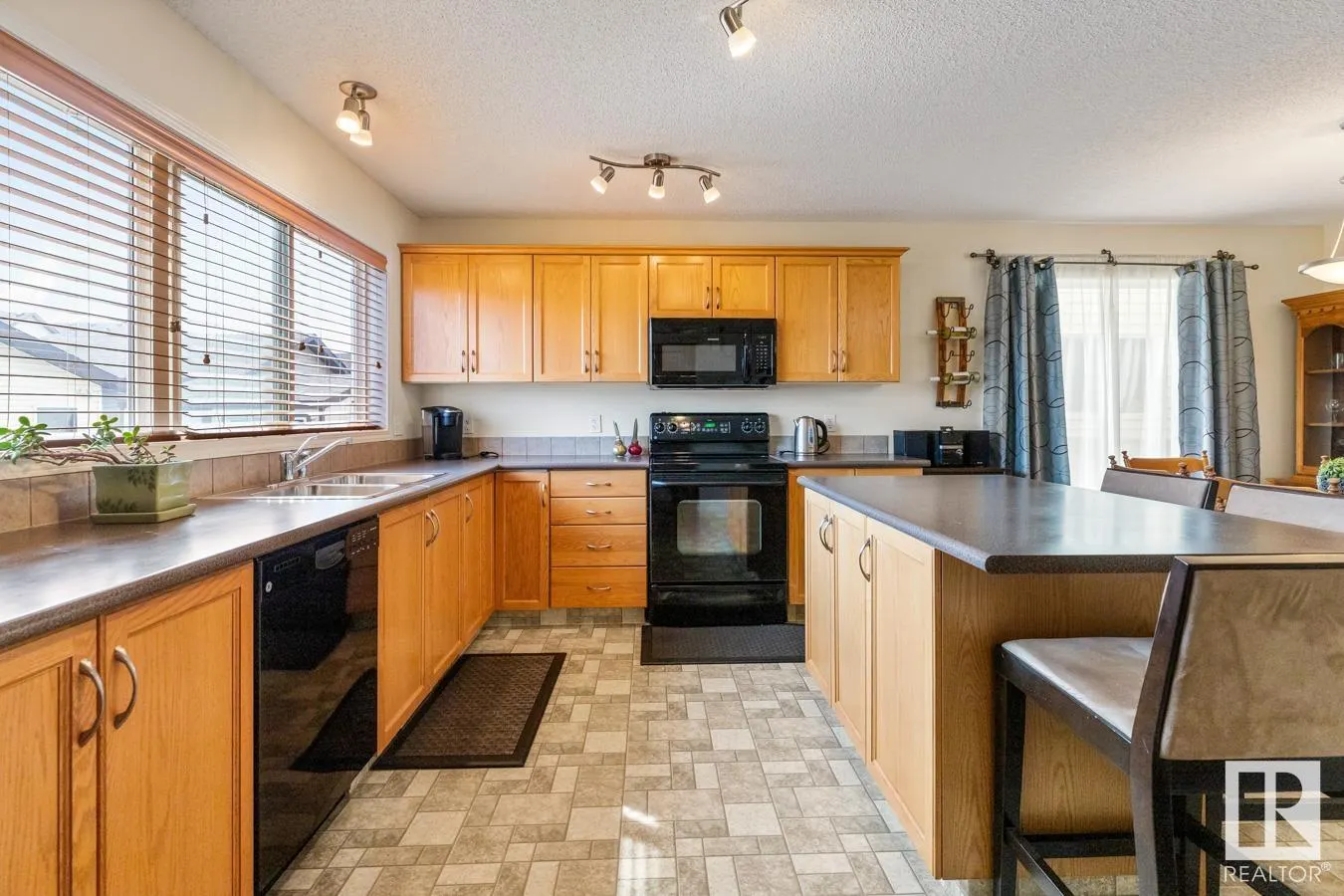 135 SUMMERTON Crescent