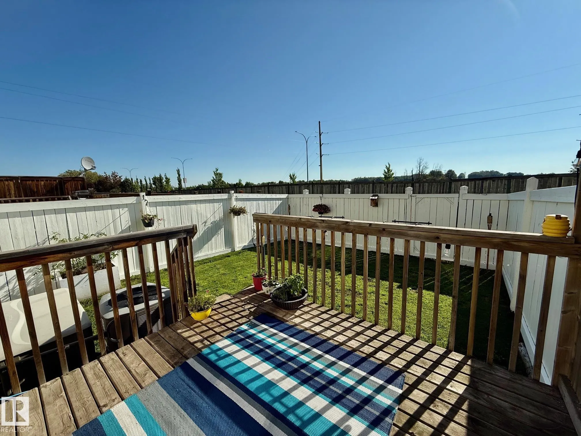 102 GRAYWOOD Mews