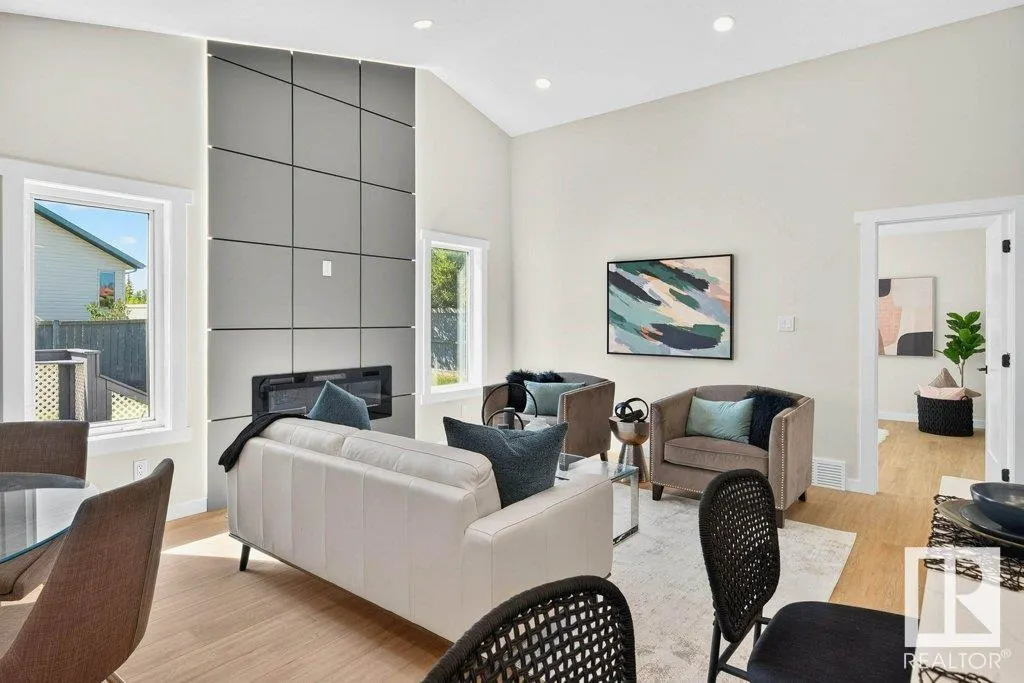 124 FOXHAVEN Court