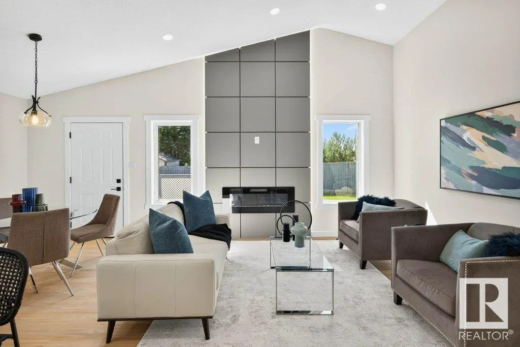 124 FOXHAVEN Court