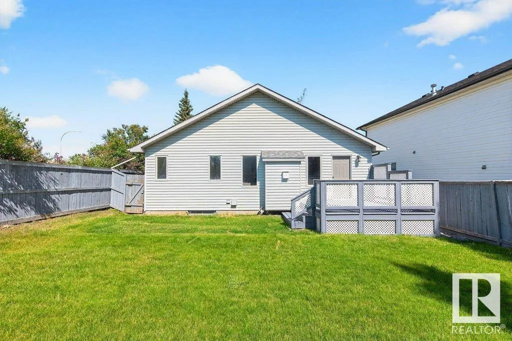 124 FOXHAVEN Court