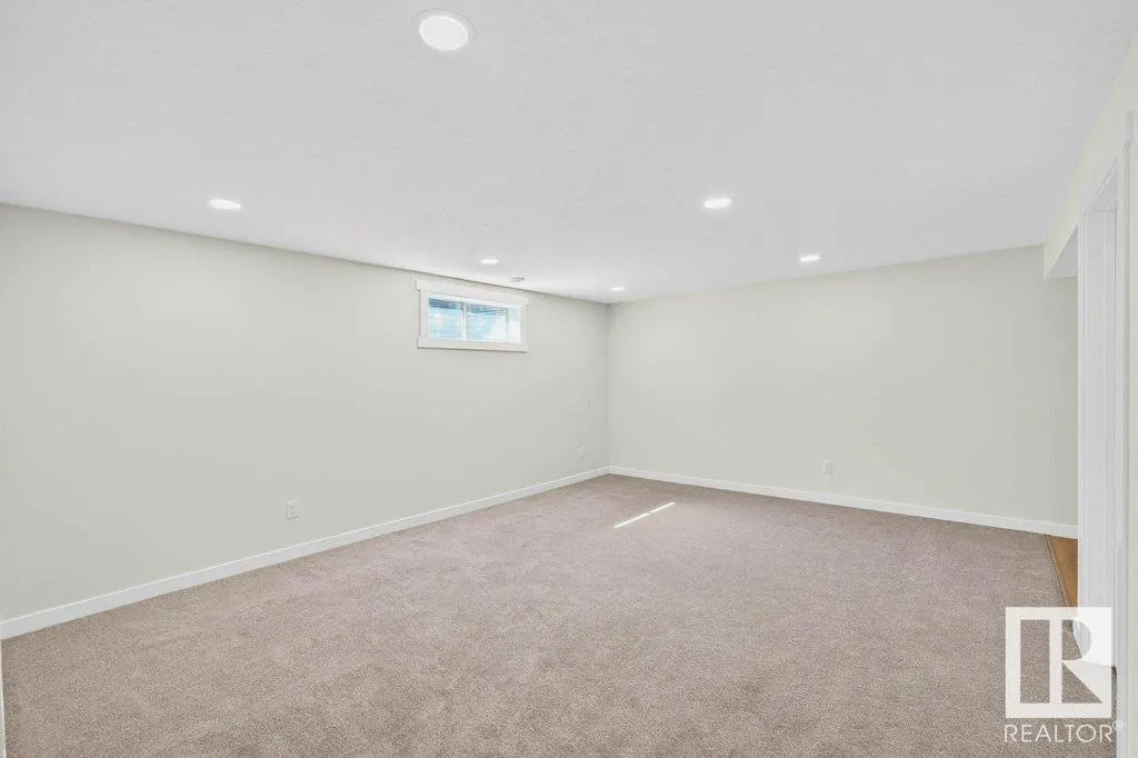 124 FOXHAVEN Court