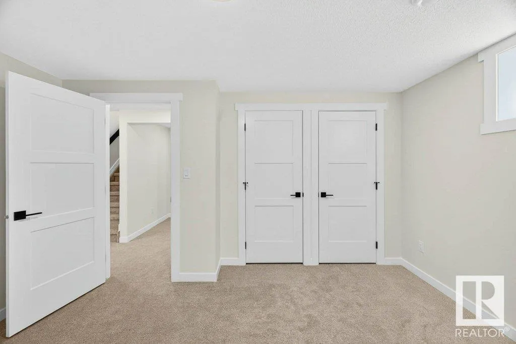 124 FOXHAVEN Court