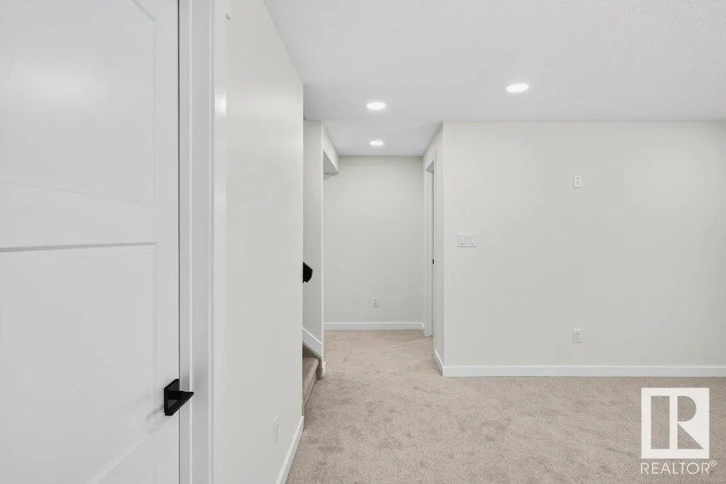 124 FOXHAVEN Court