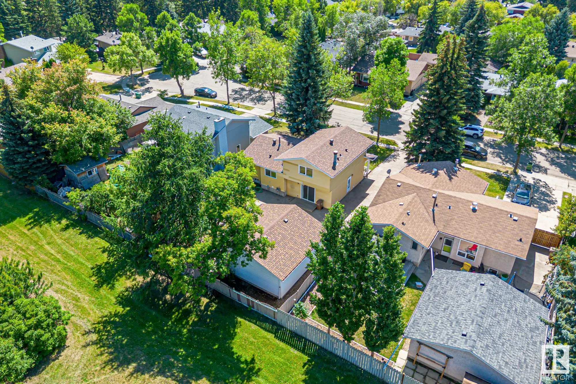 32 BUTTERFIELD Crescent