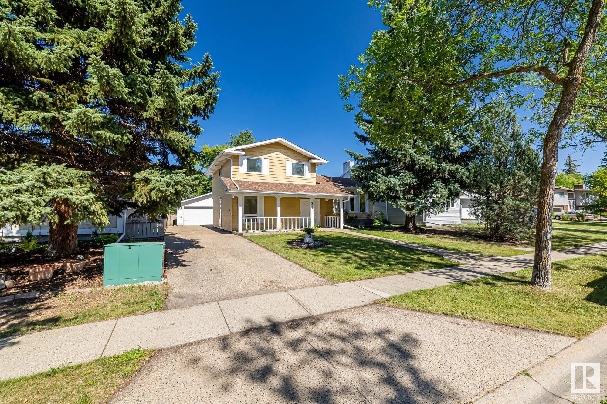 32 BUTTERFIELD Crescent
