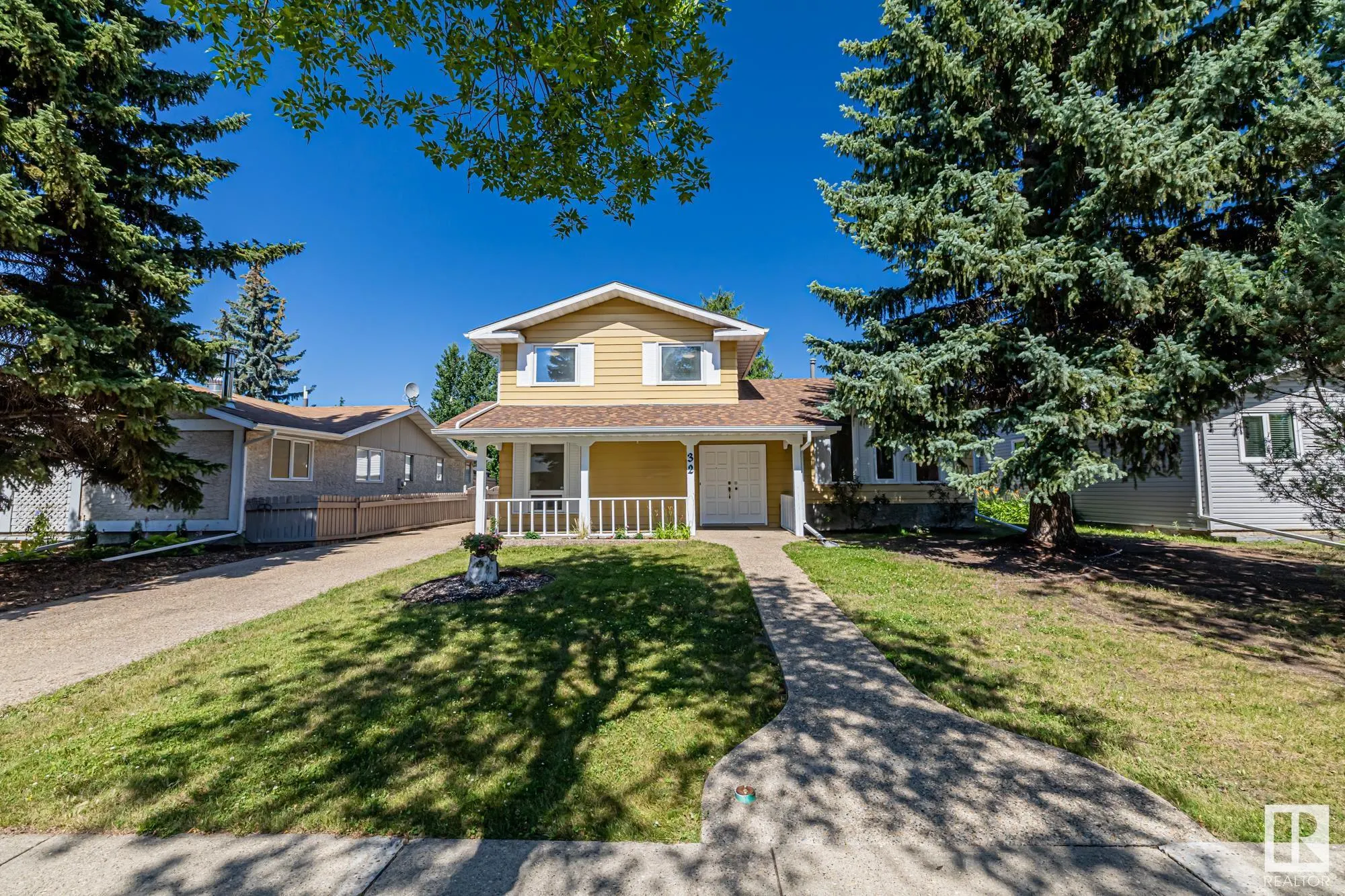 32 BUTTERFIELD Crescent