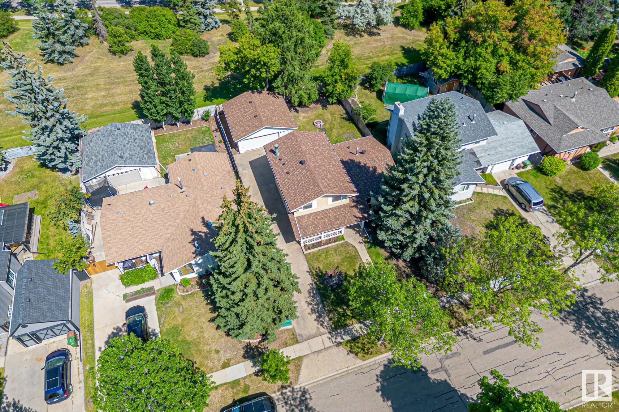 32 BUTTERFIELD Crescent