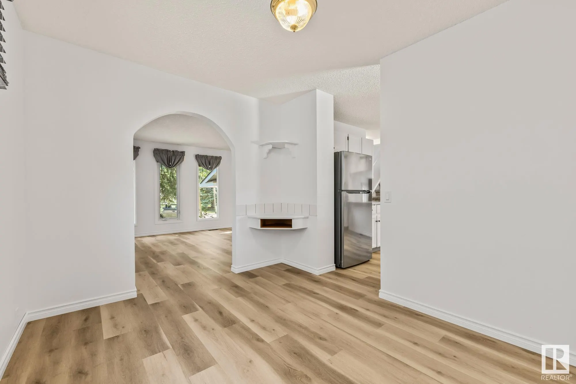 32 BUTTERFIELD Crescent