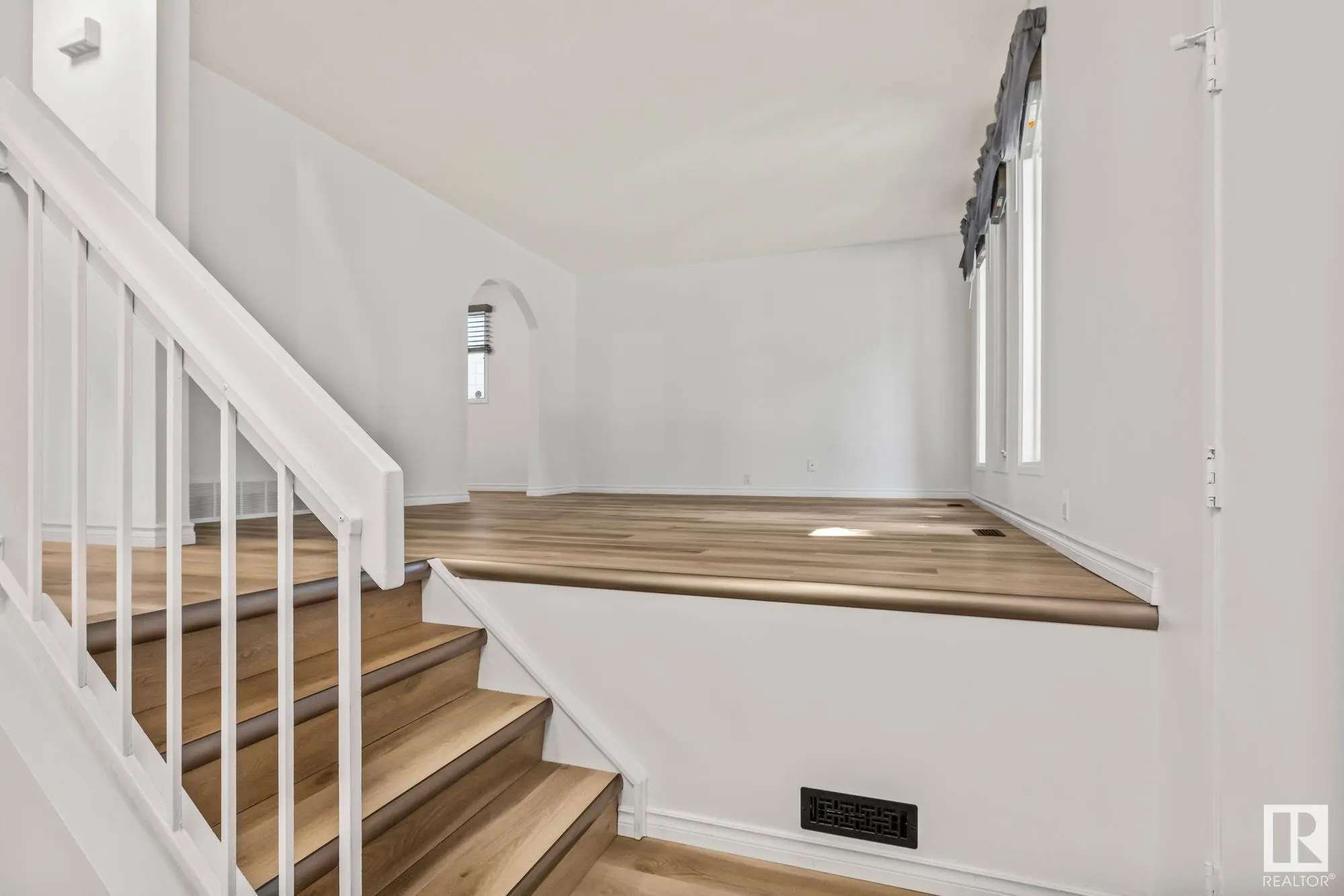 32 BUTTERFIELD Crescent
