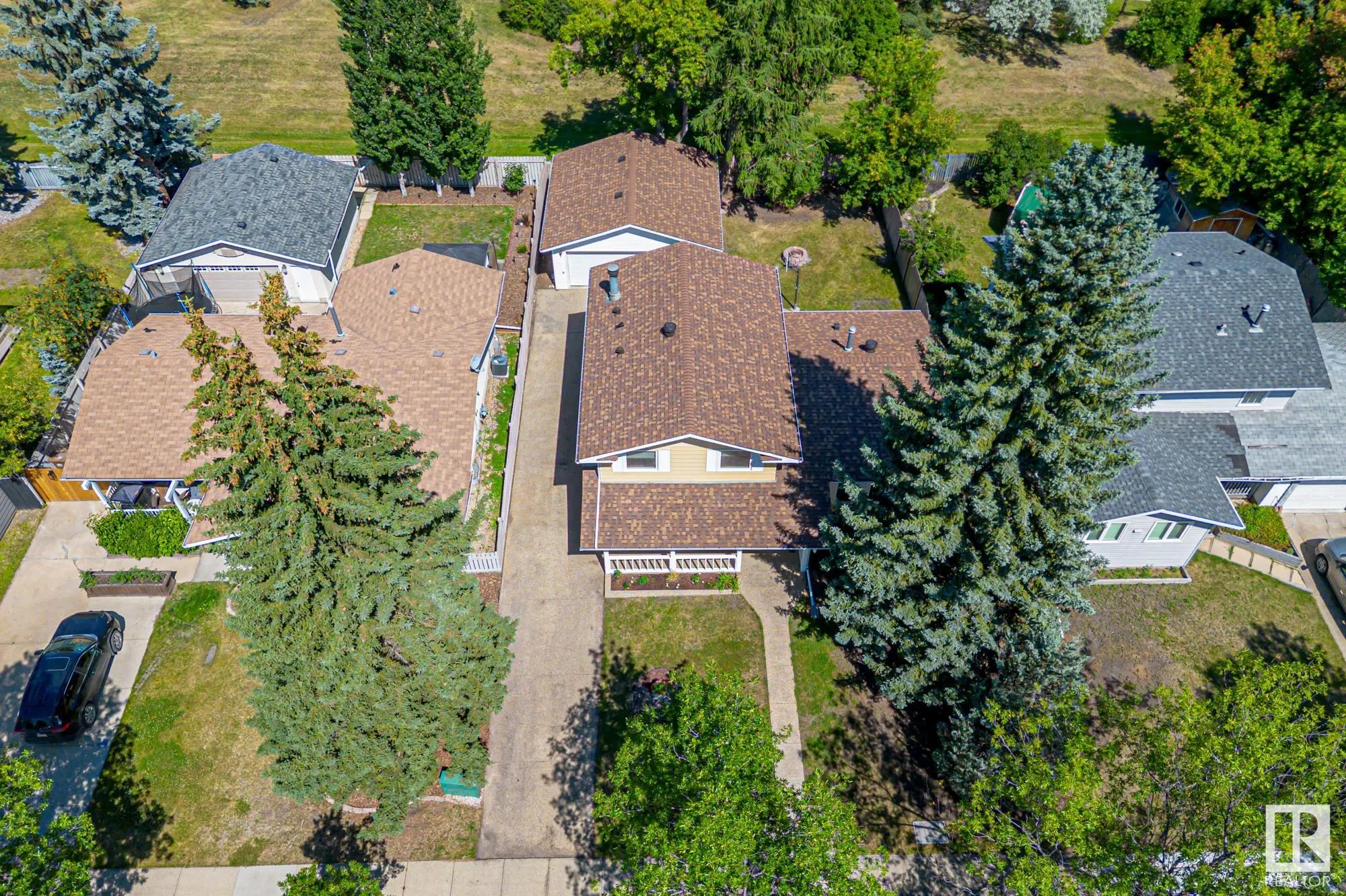 32 BUTTERFIELD Crescent