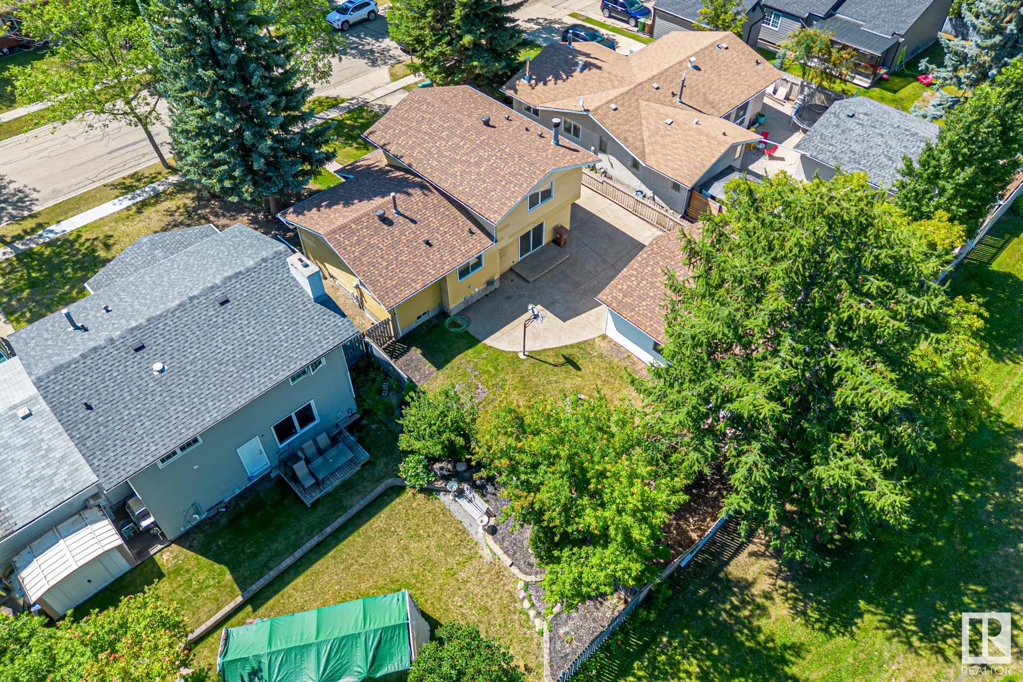 32 BUTTERFIELD Crescent