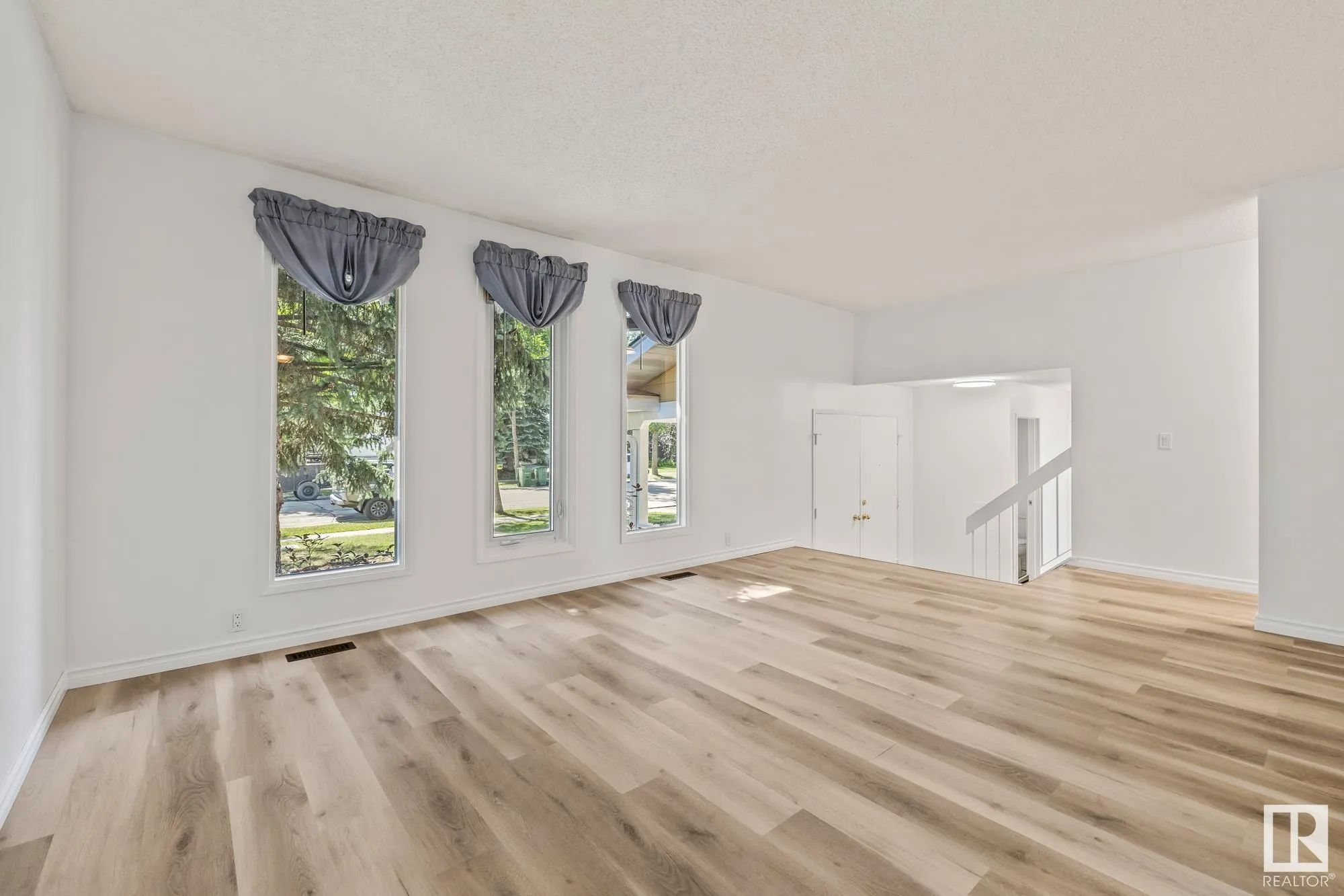 32 BUTTERFIELD Crescent