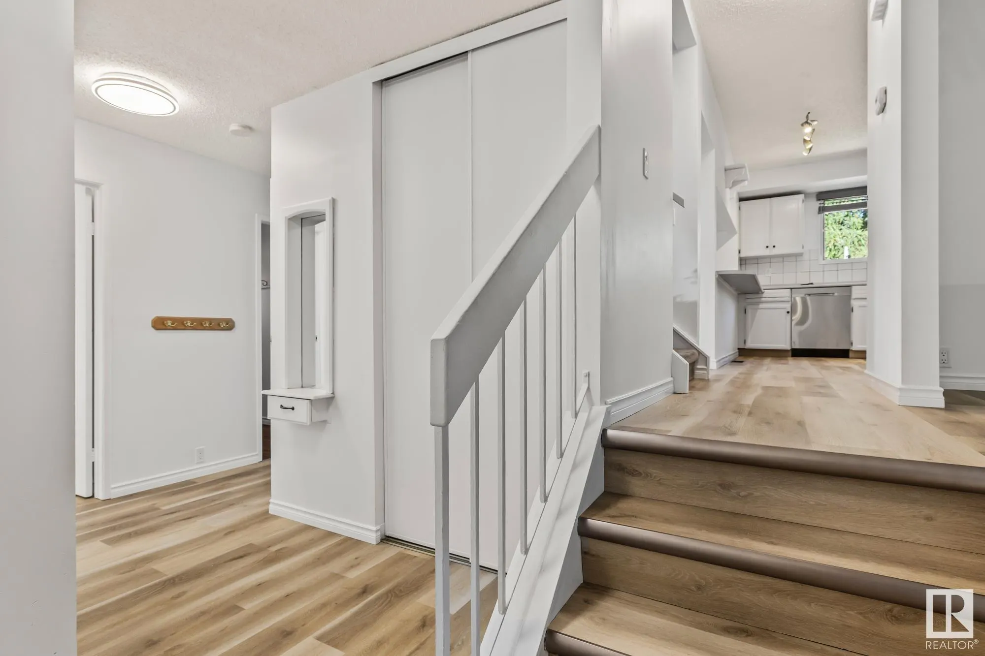 32 BUTTERFIELD Crescent