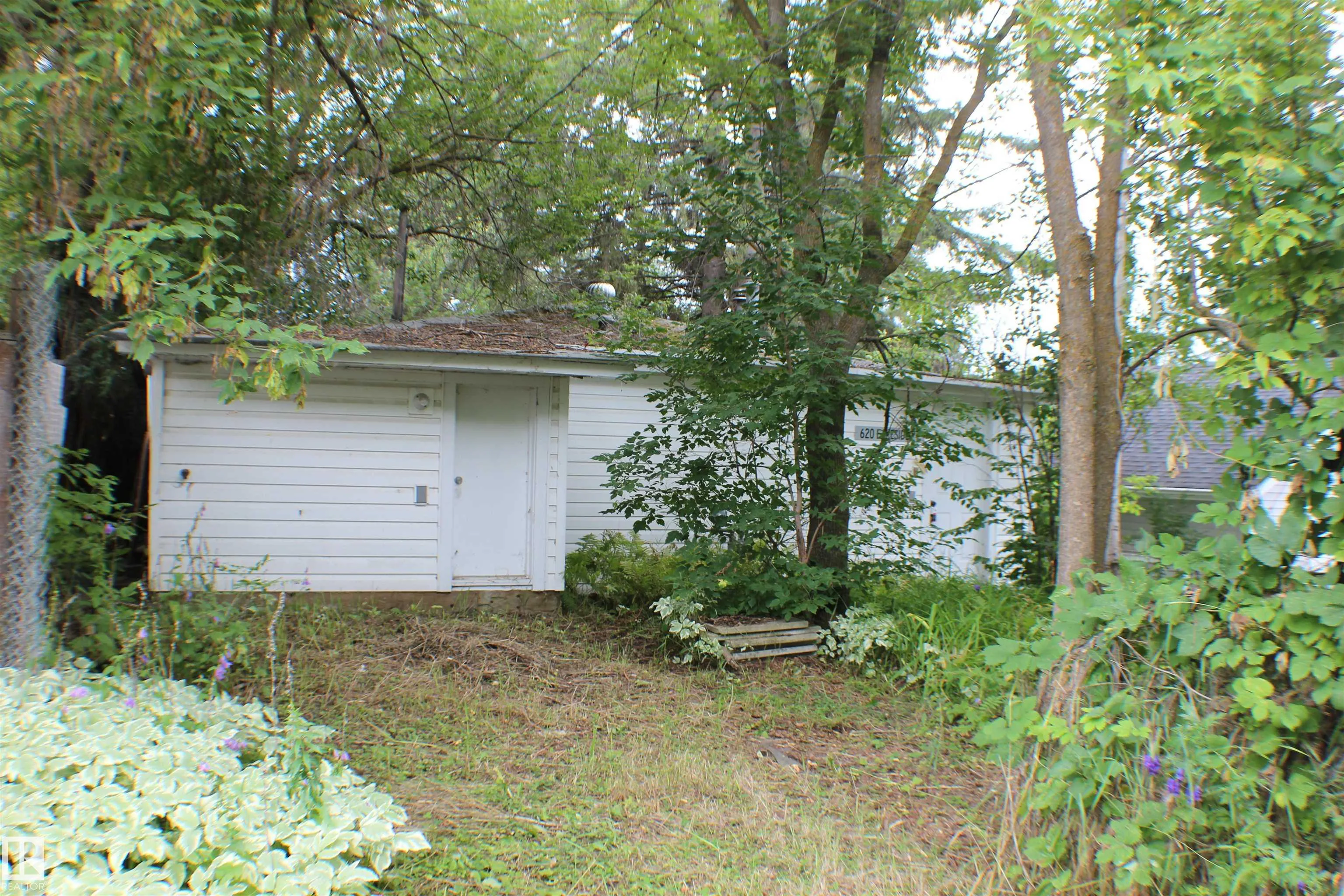 620 Lakeside Point(e)