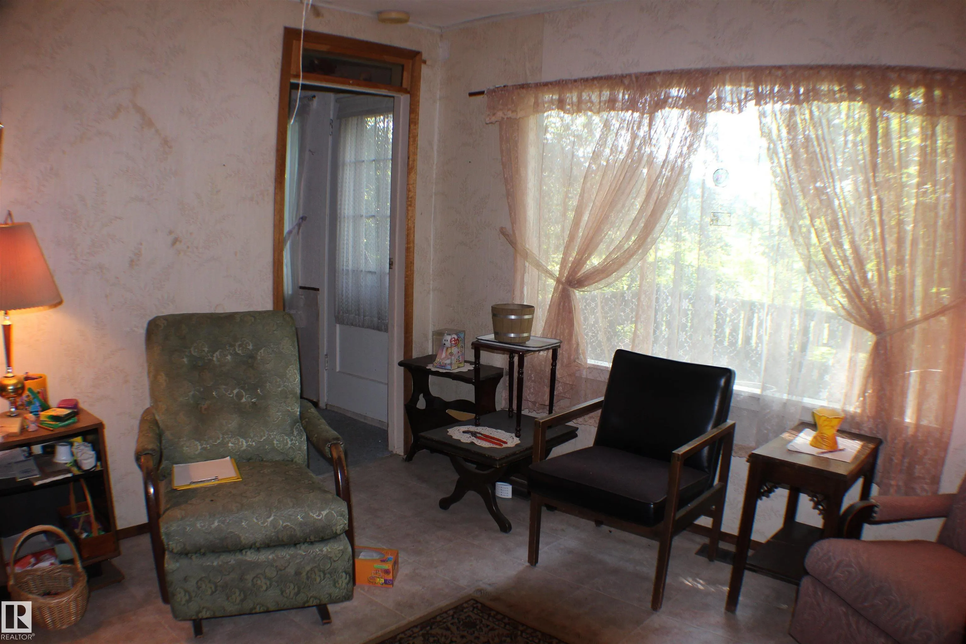 620 Lakeside Point(e)