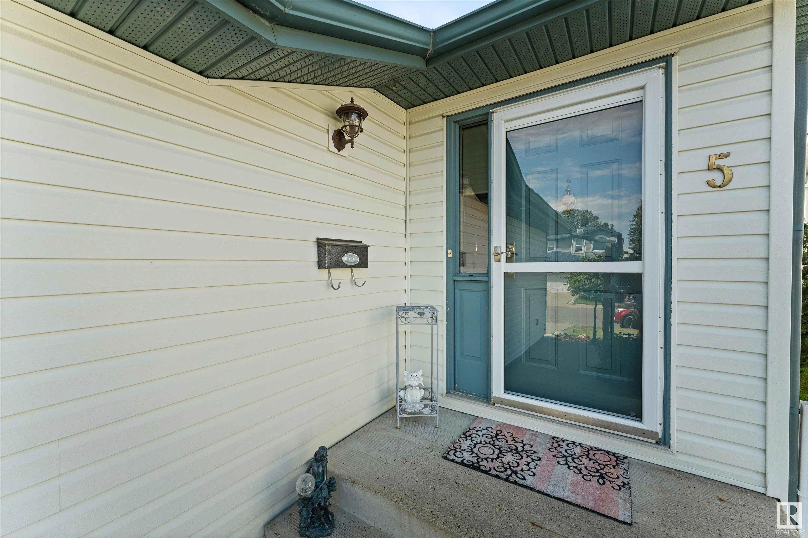 5 LAKEWOOD Cove