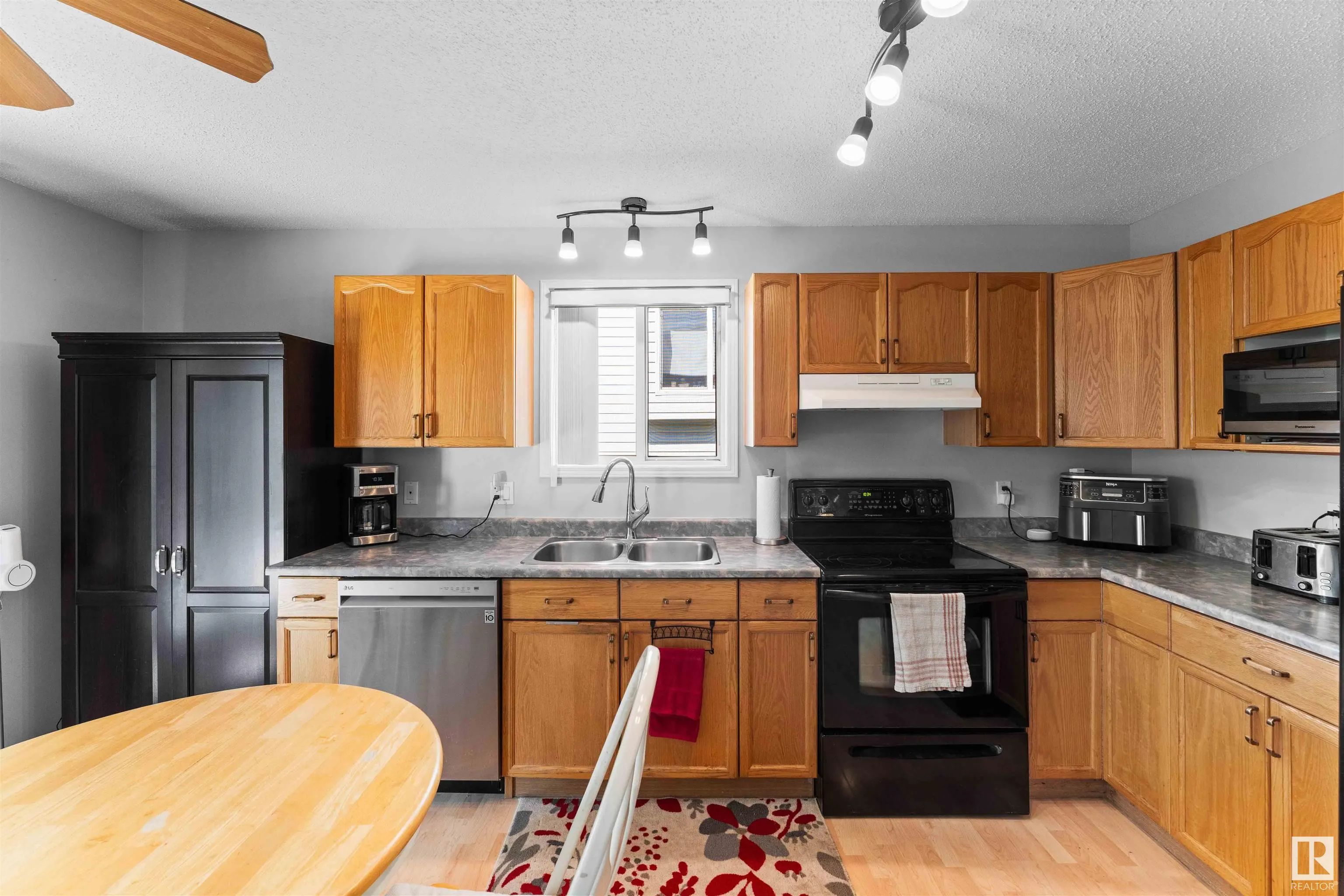 5 LAKEWOOD Cove