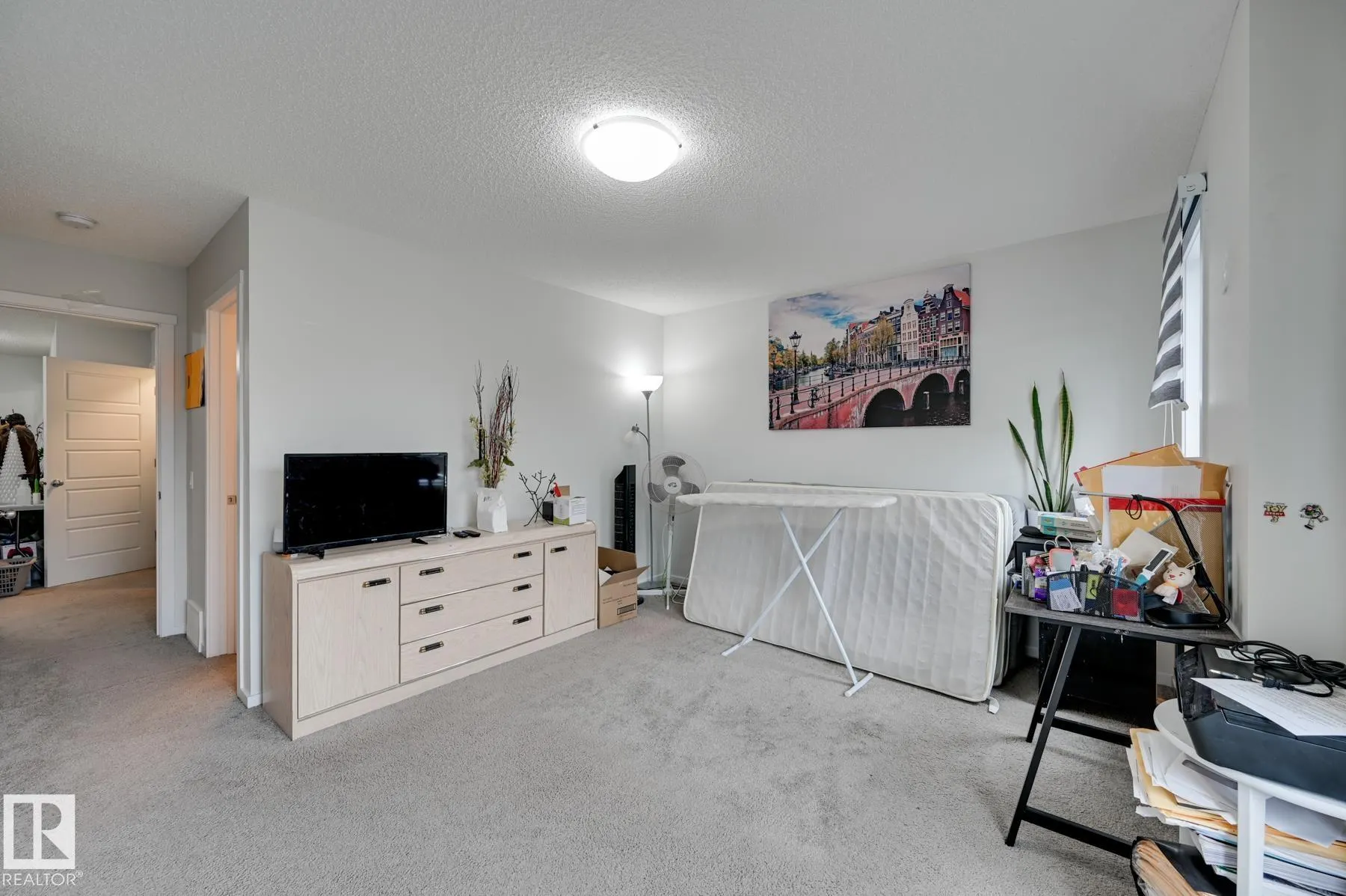 6004 ROSENTHAL Way