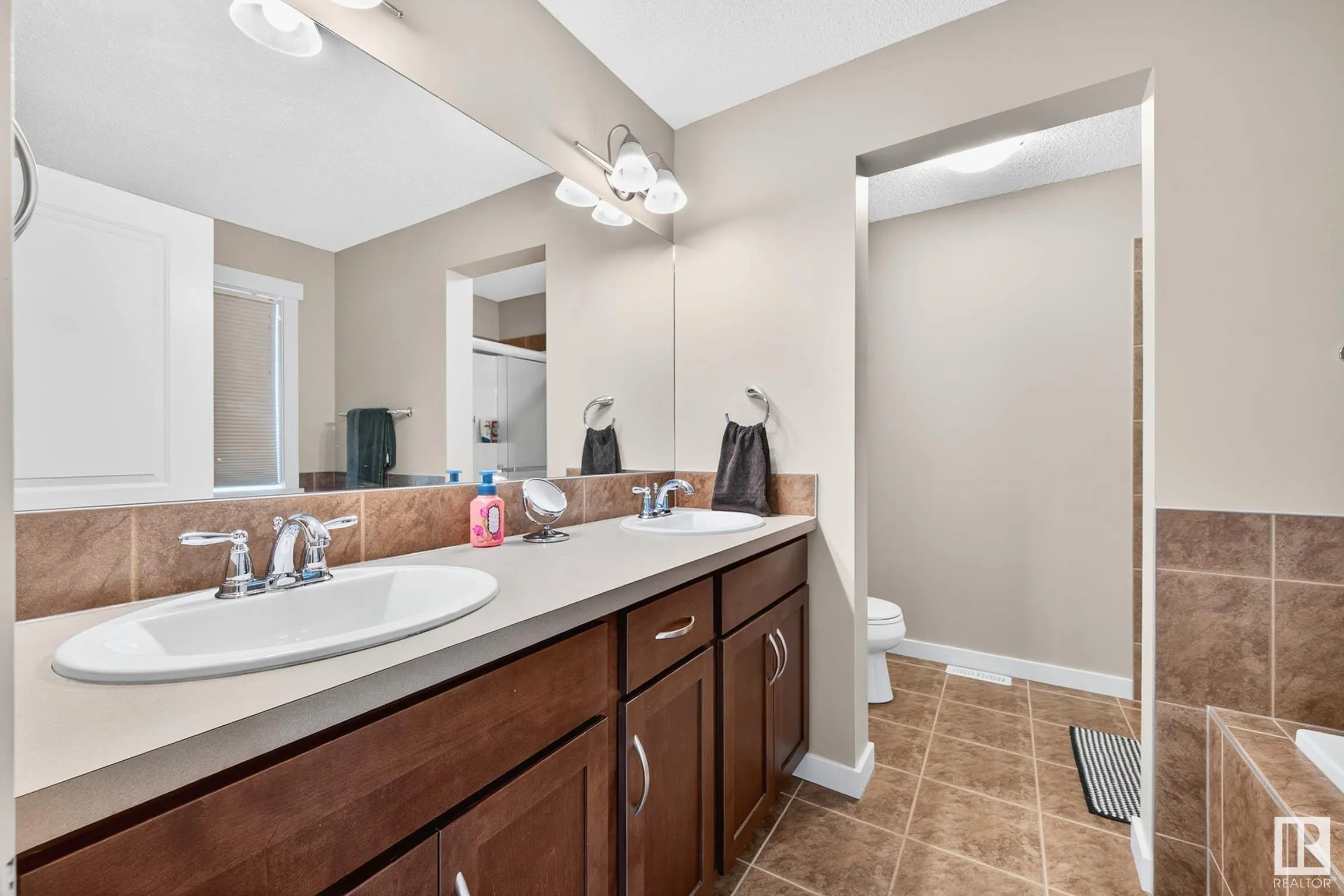 237 SHEPPARD Circle