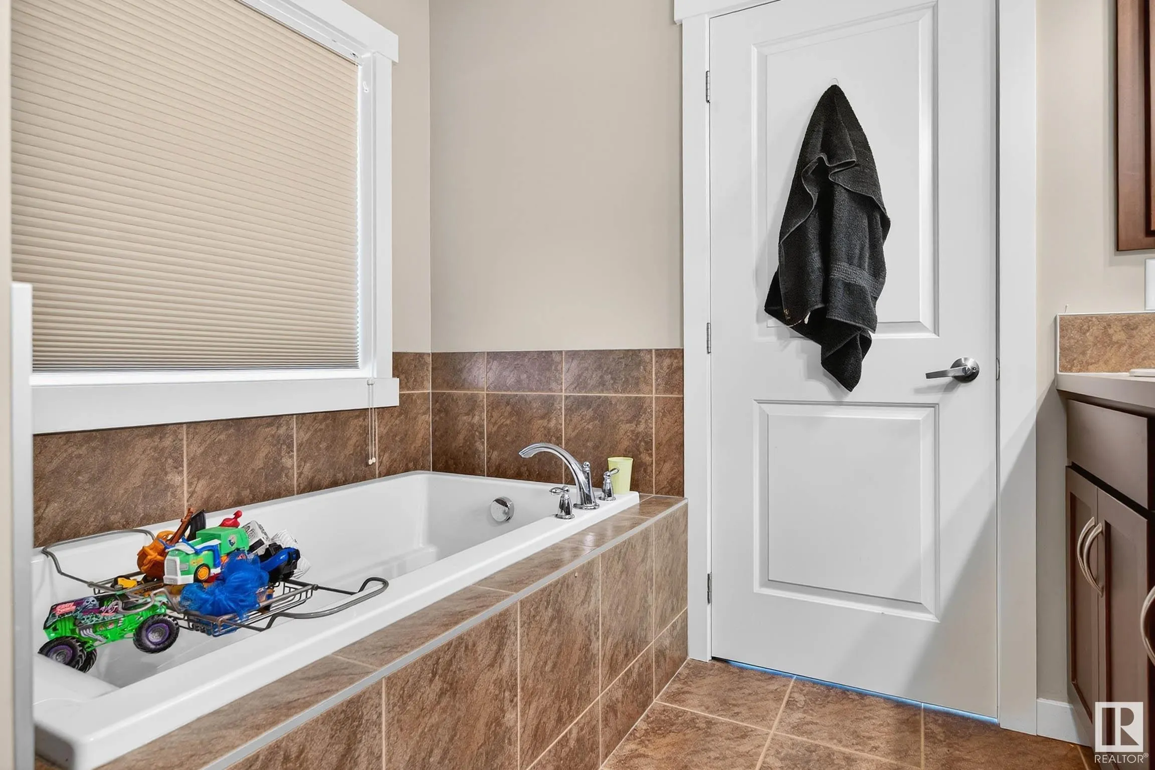 237 SHEPPARD Circle