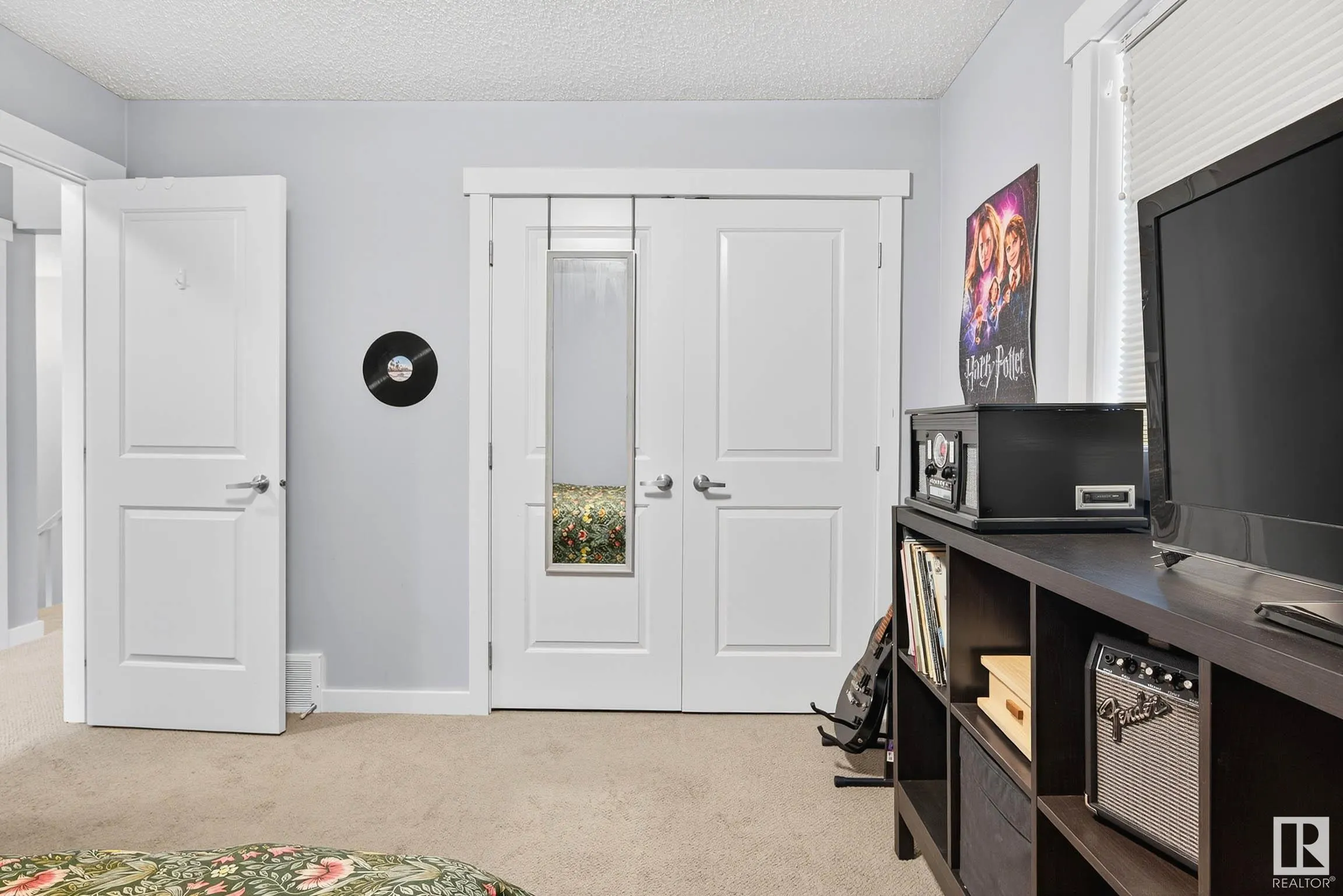 237 SHEPPARD Circle