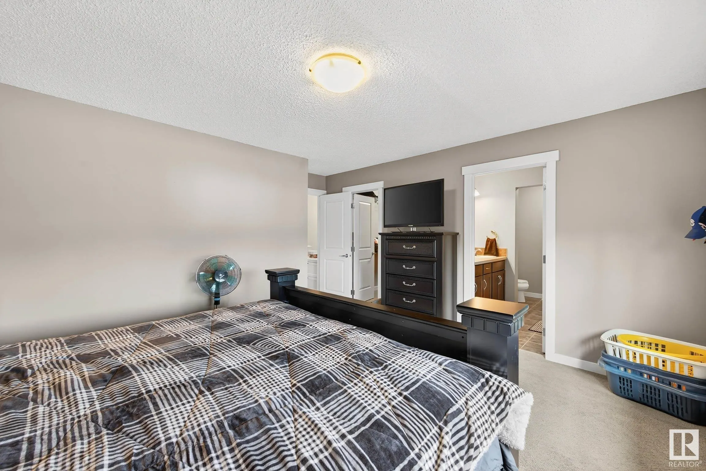 237 SHEPPARD Circle