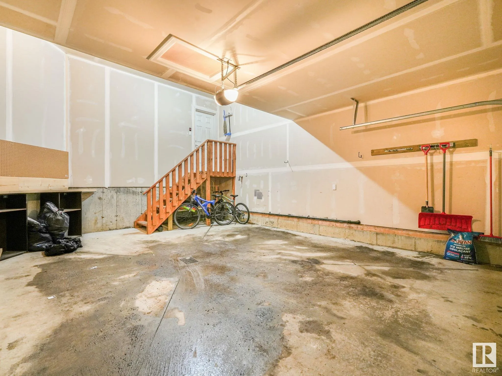 262 SHEPPARD Circle