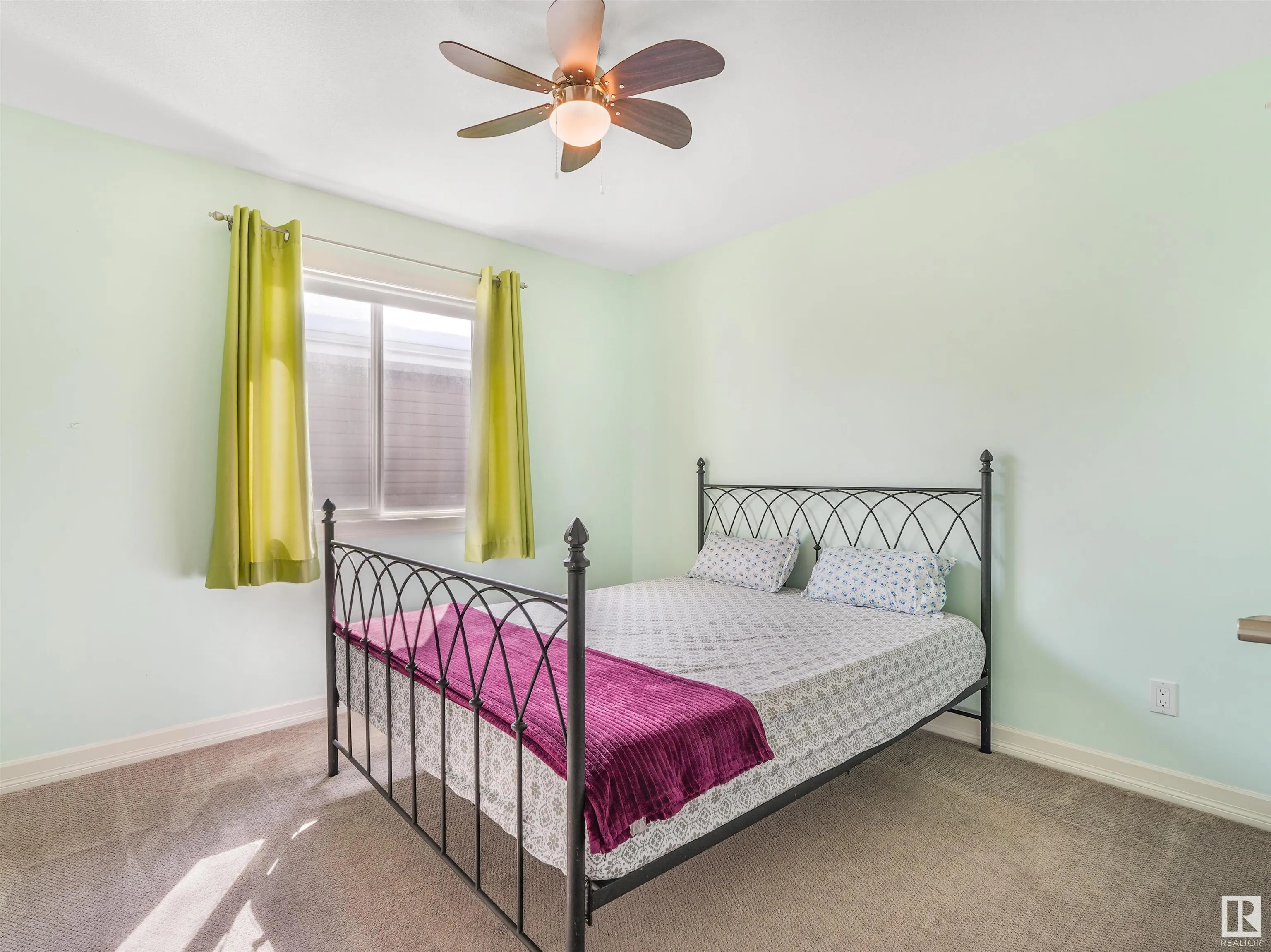 262 SHEPPARD Circle