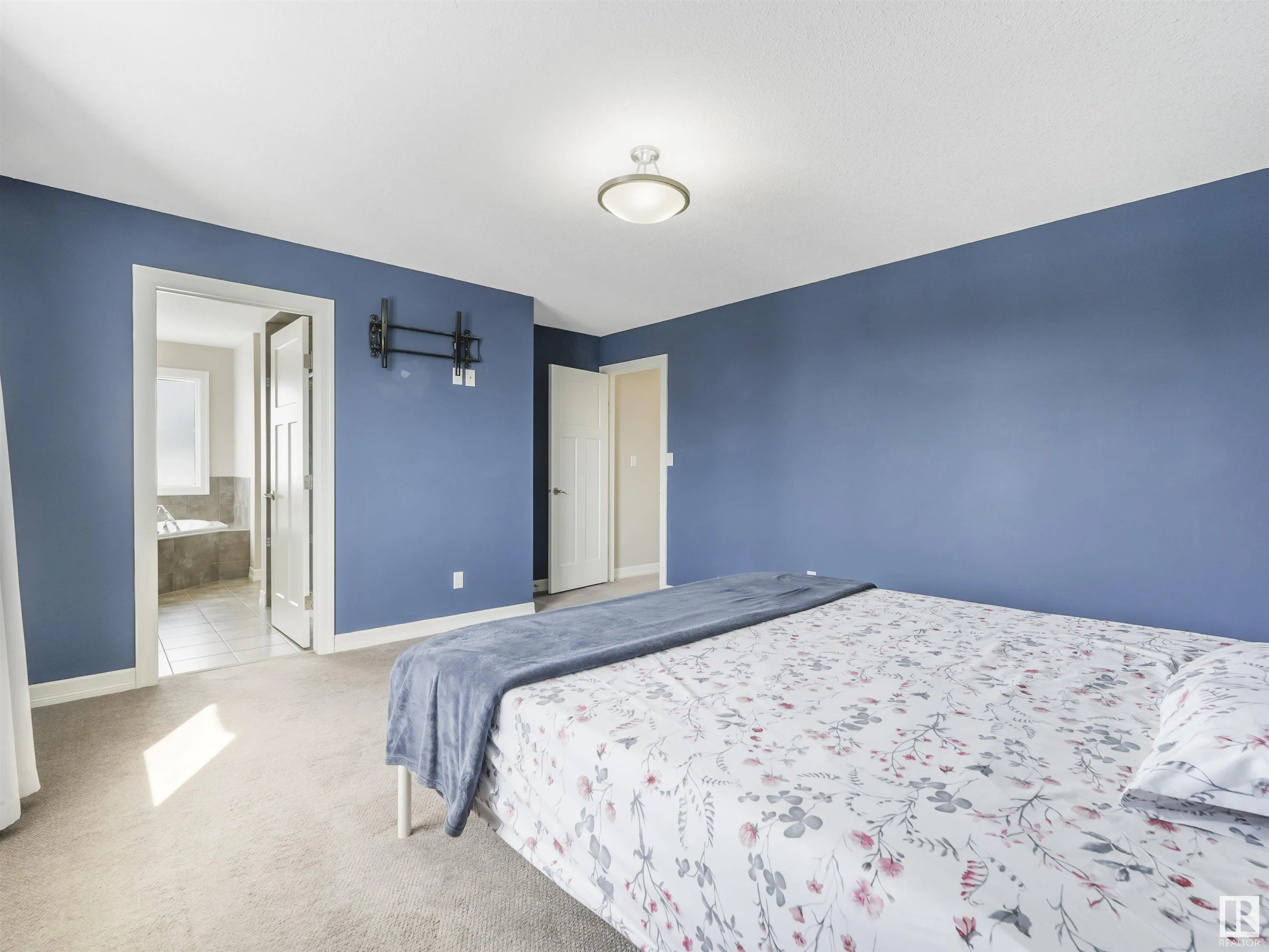 262 SHEPPARD Circle