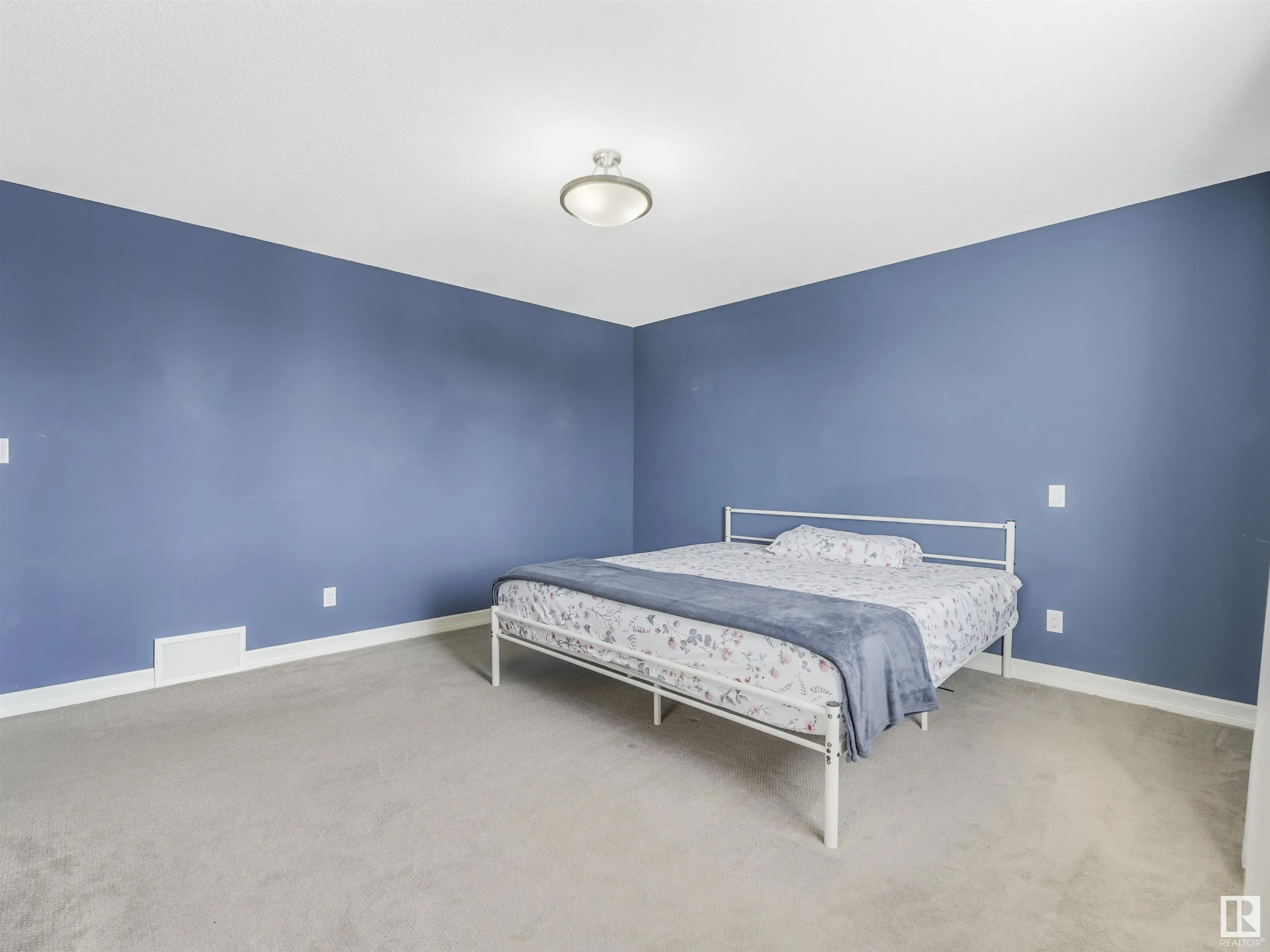 262 SHEPPARD Circle