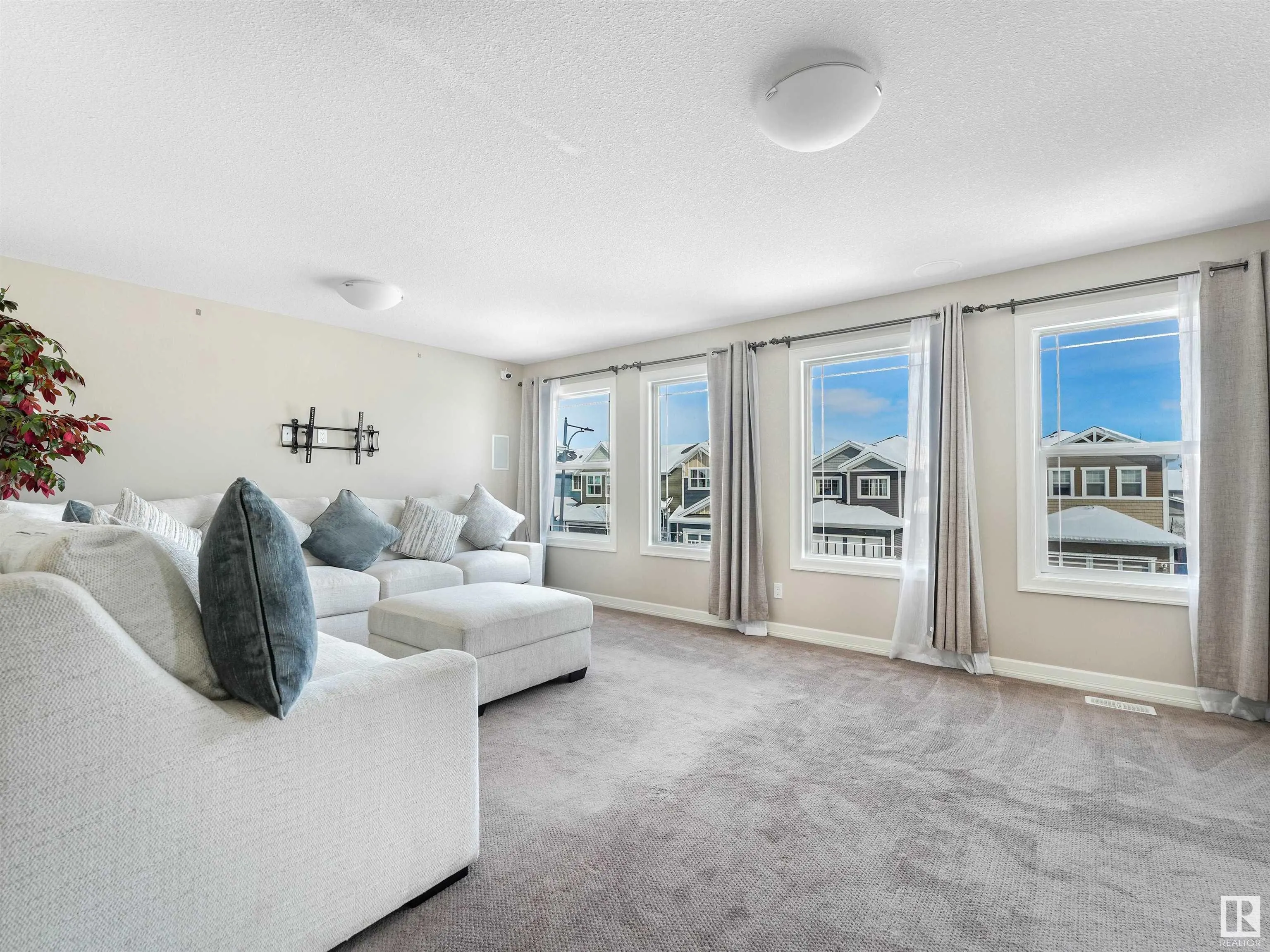 262 SHEPPARD Circle