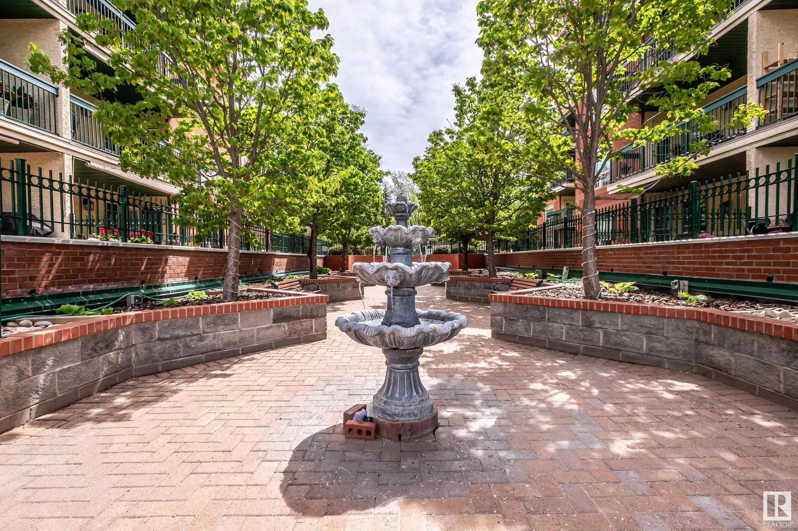 37 SIR WINSTON CHURCHILL Avenue