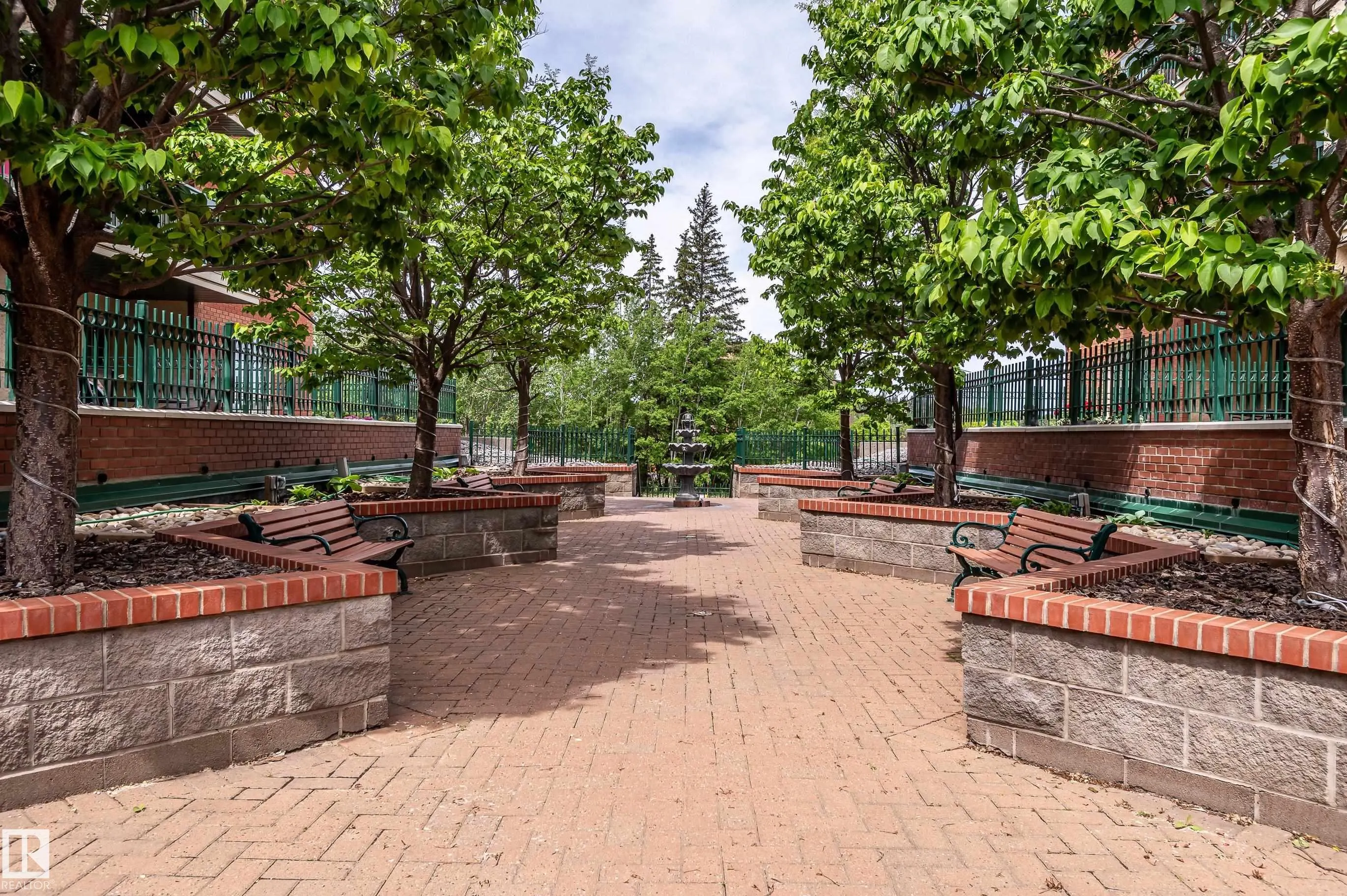 37 SIR WINSTON CHURCHILL Avenue