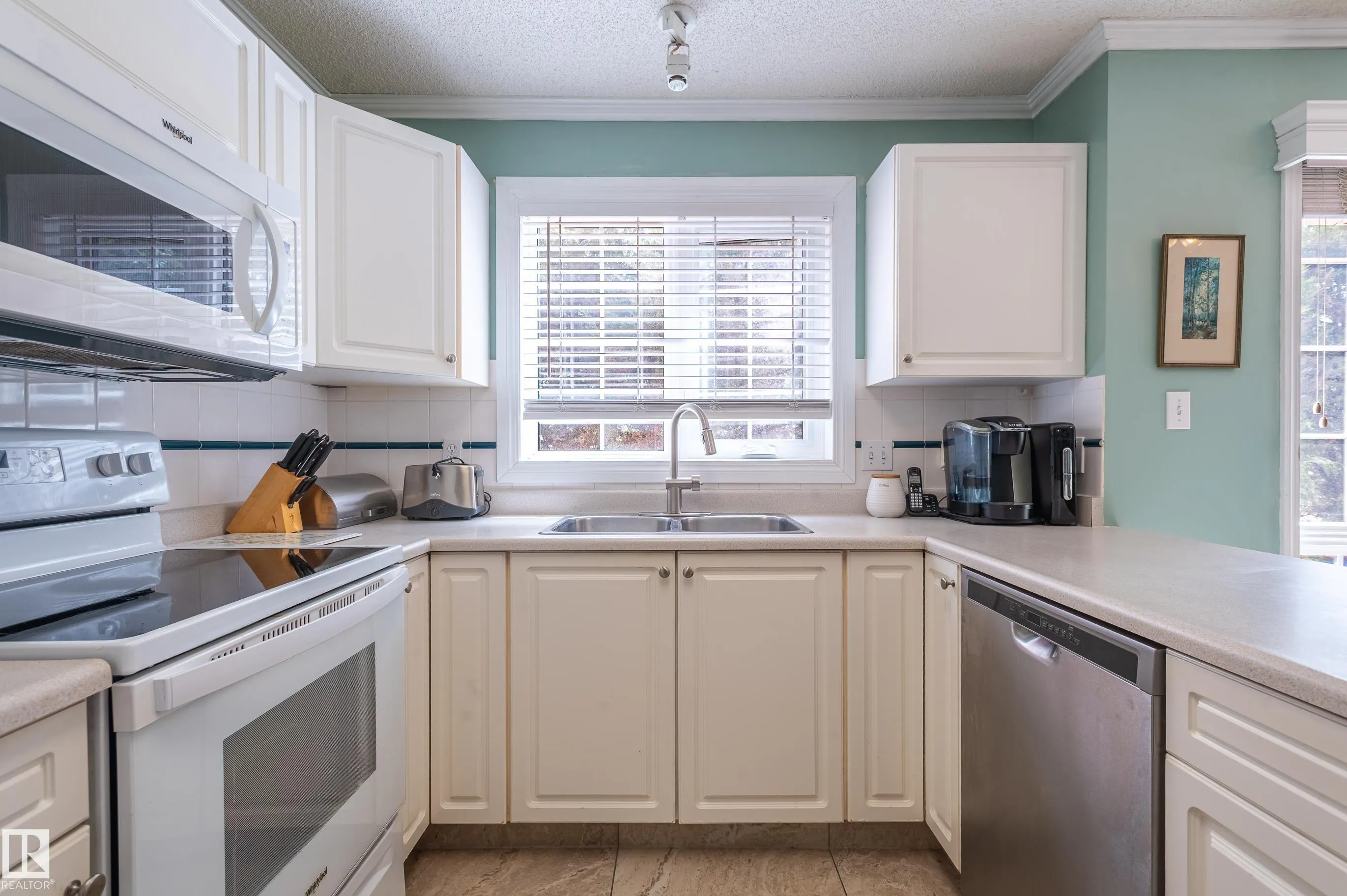 37 SIR WINSTON CHURCHILL Avenue