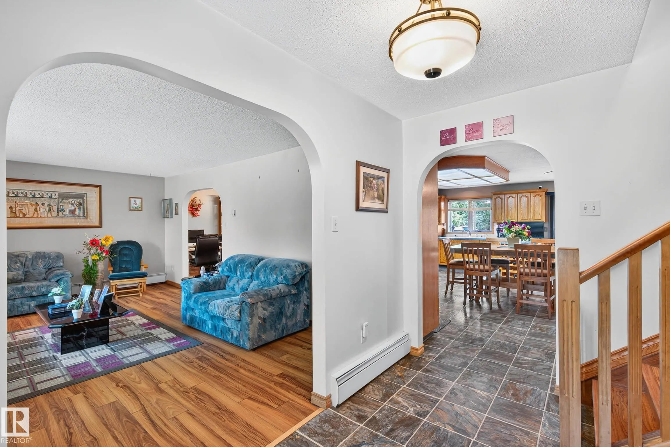 473084 RGE ROAD 242