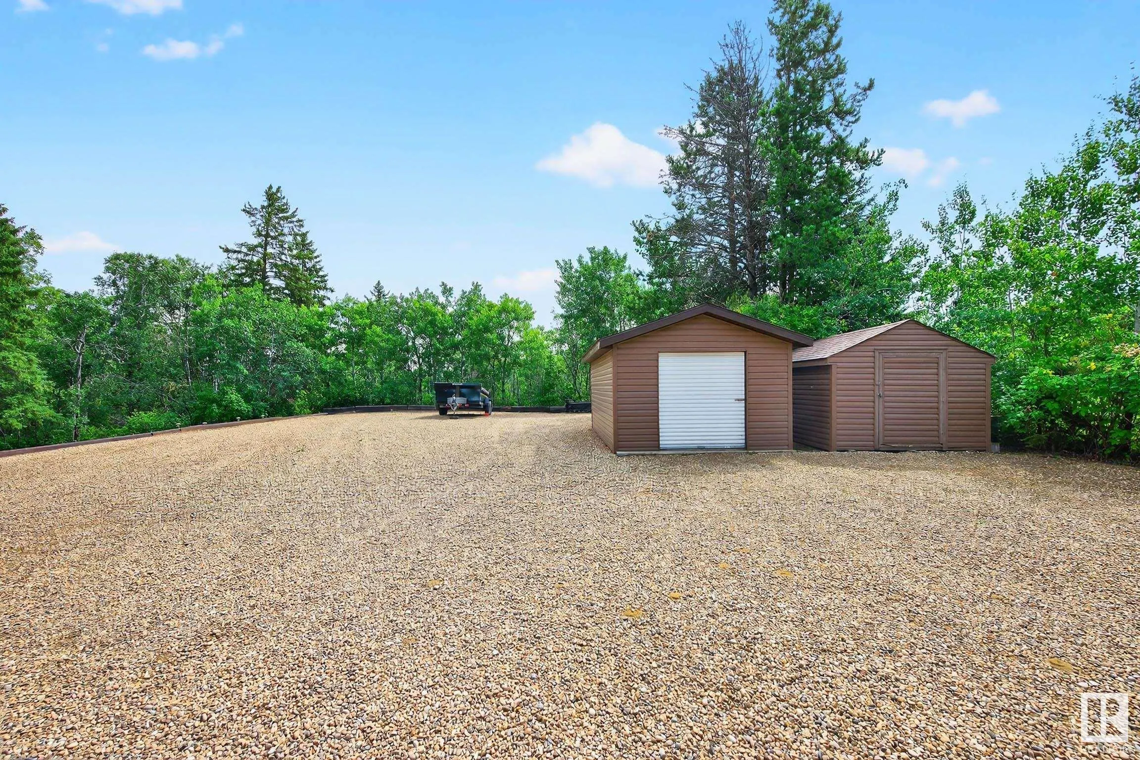 473084 RGE ROAD 242