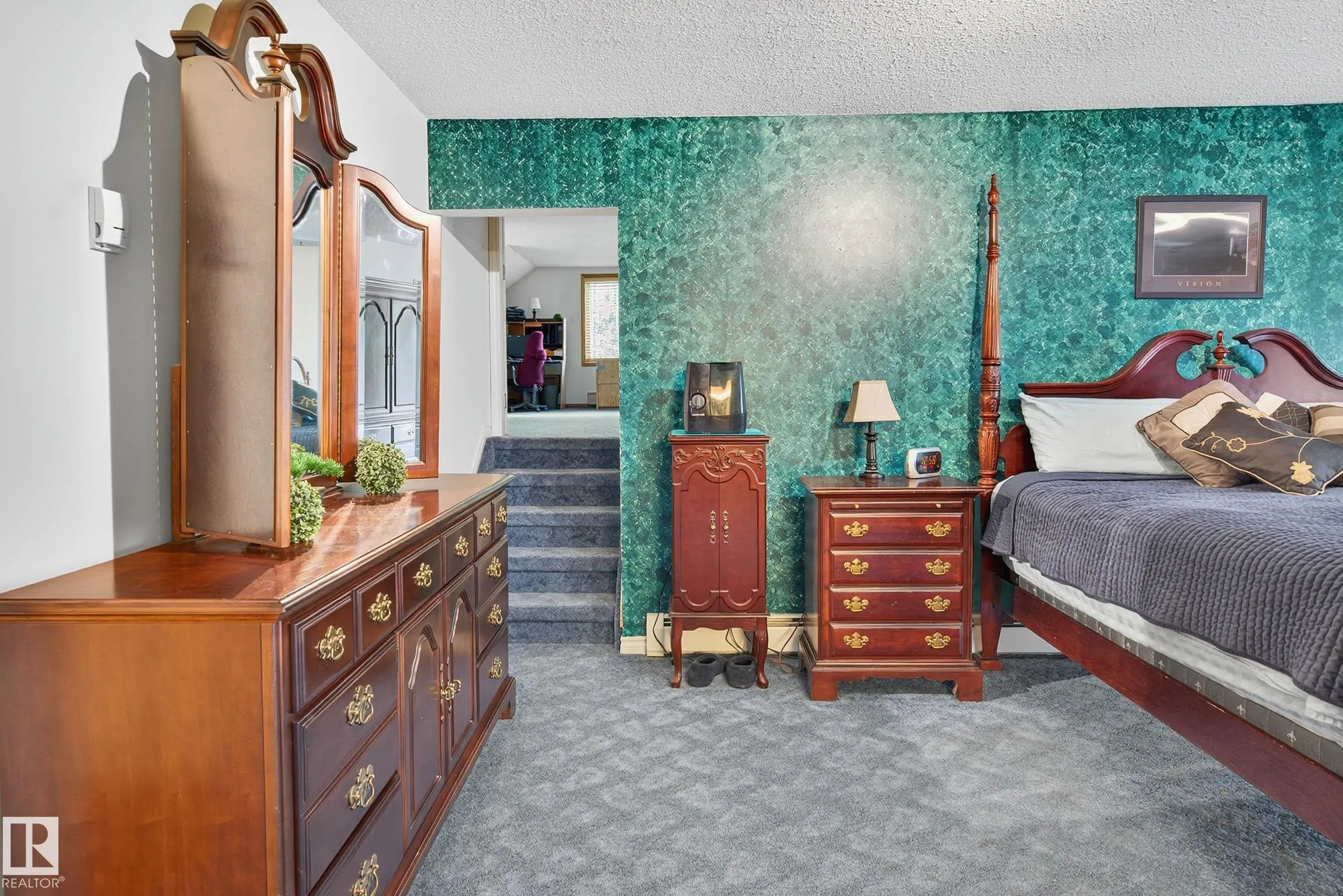 473084 RGE ROAD 242
