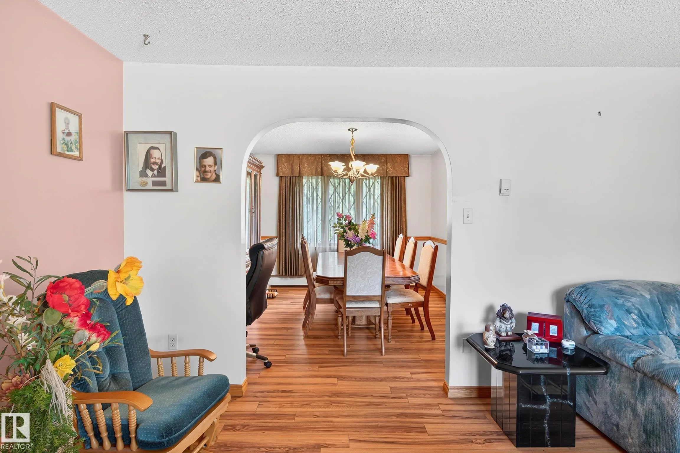 473084 RGE ROAD 242
