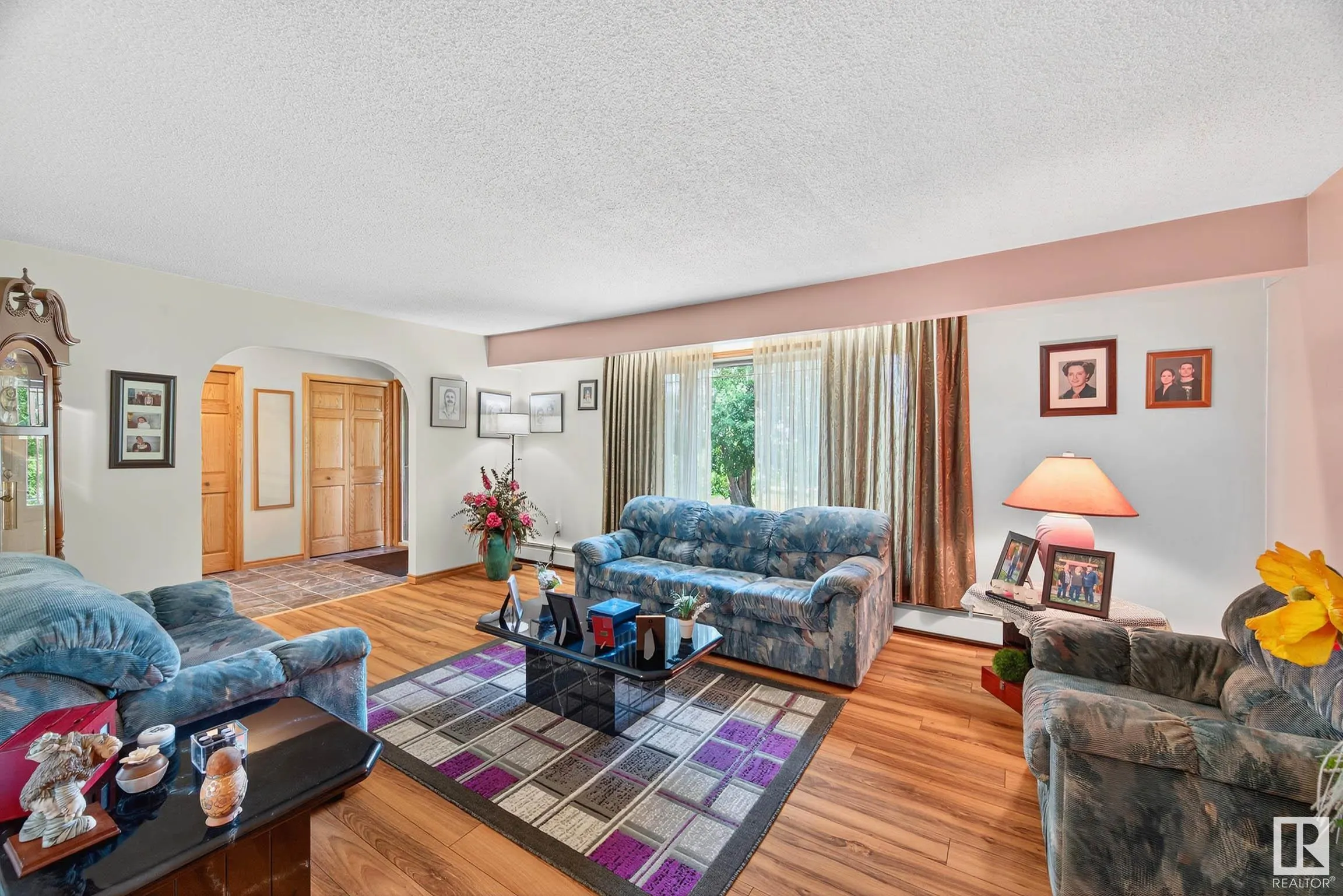 473084 RGE ROAD 242