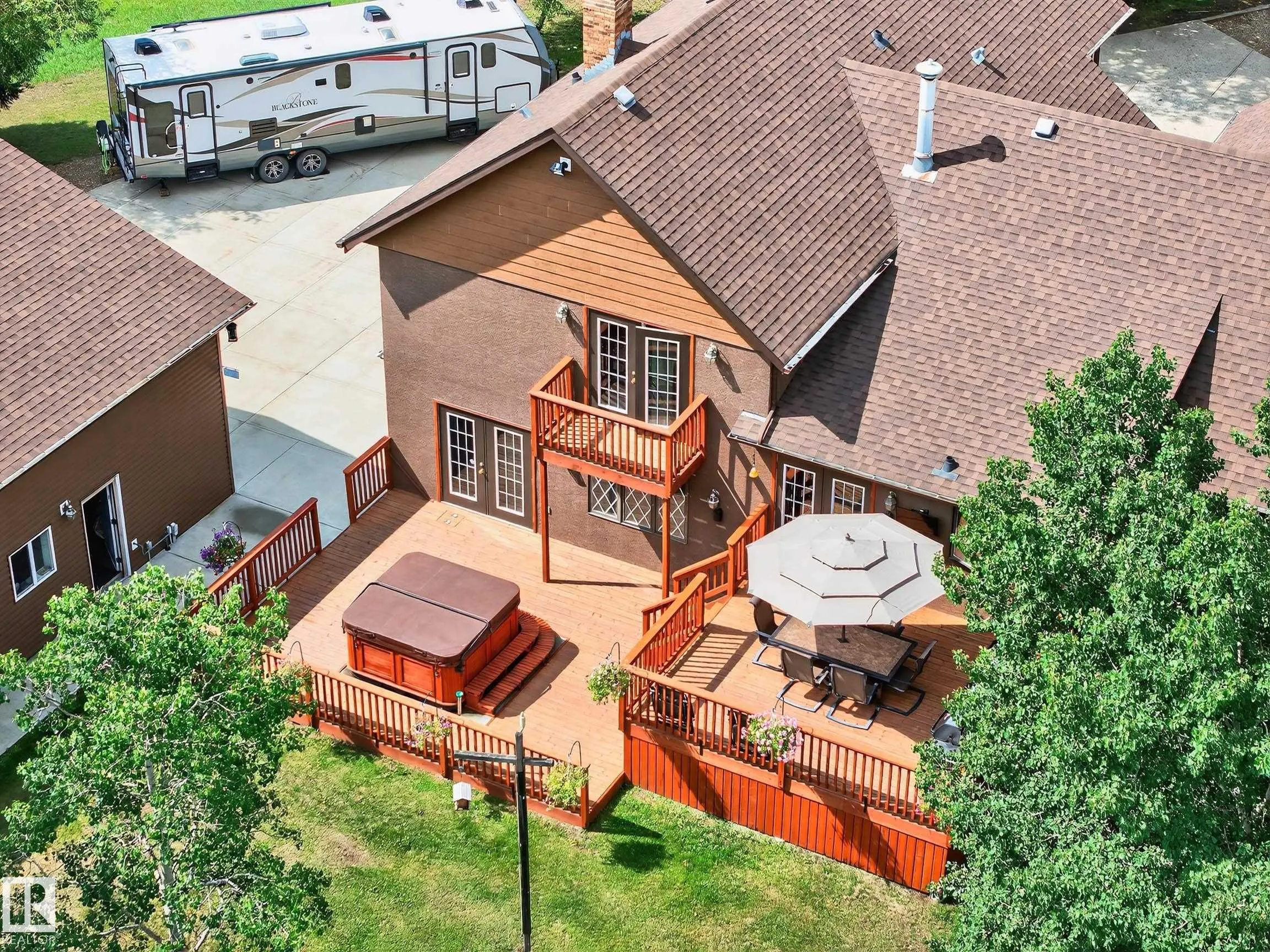 473084 RGE ROAD 242