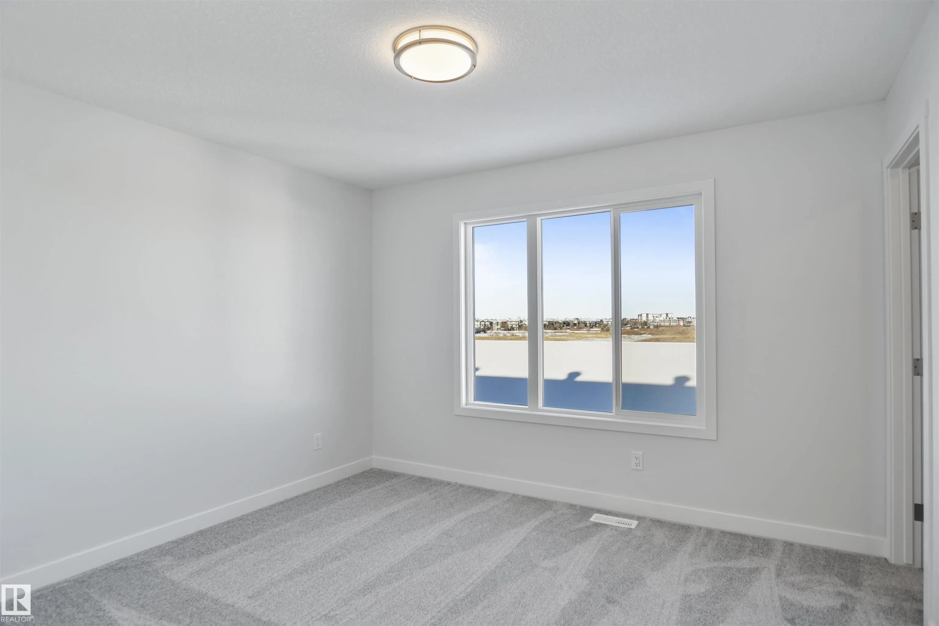 204 Savoy Crescent