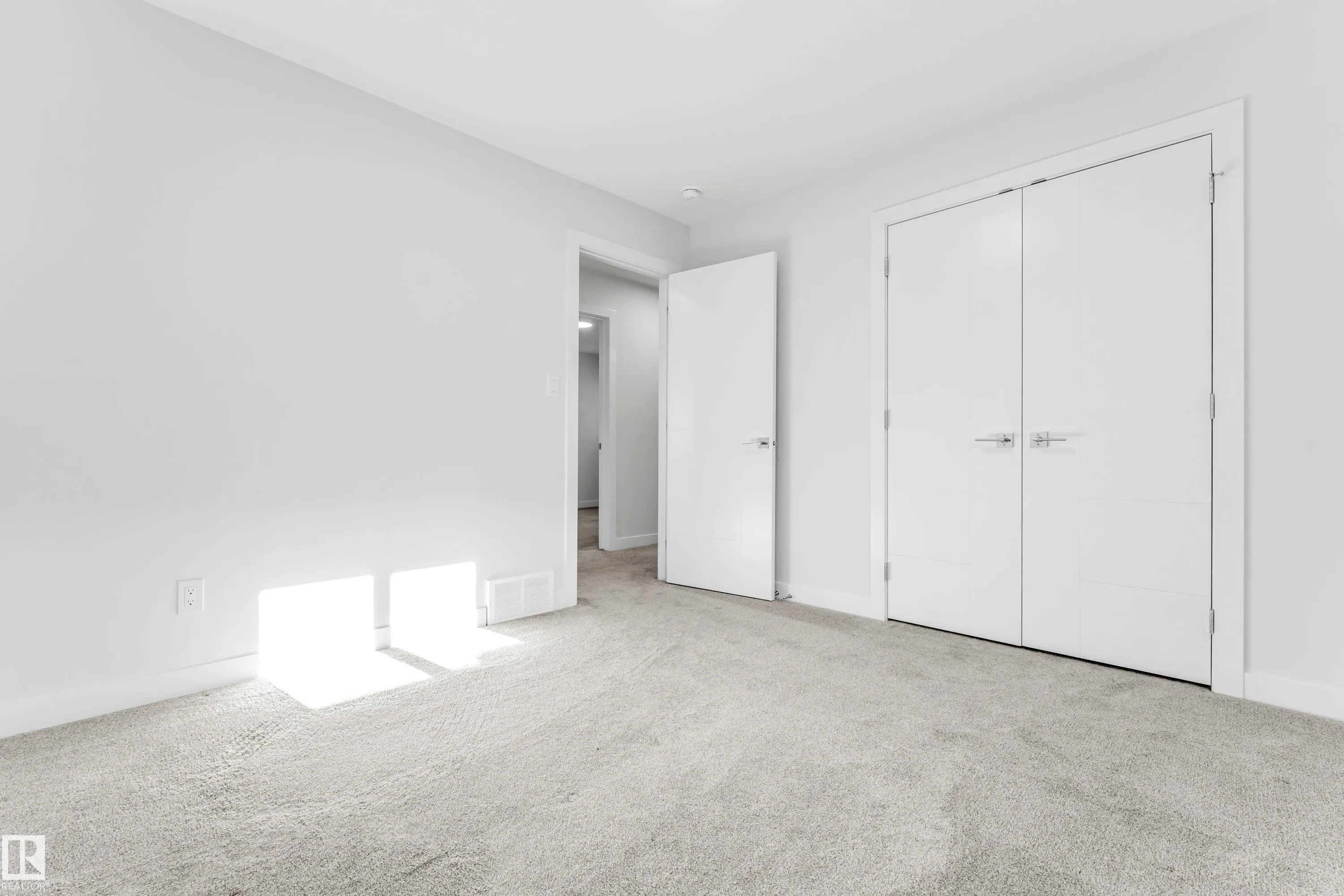327 ROBERTS Wynd