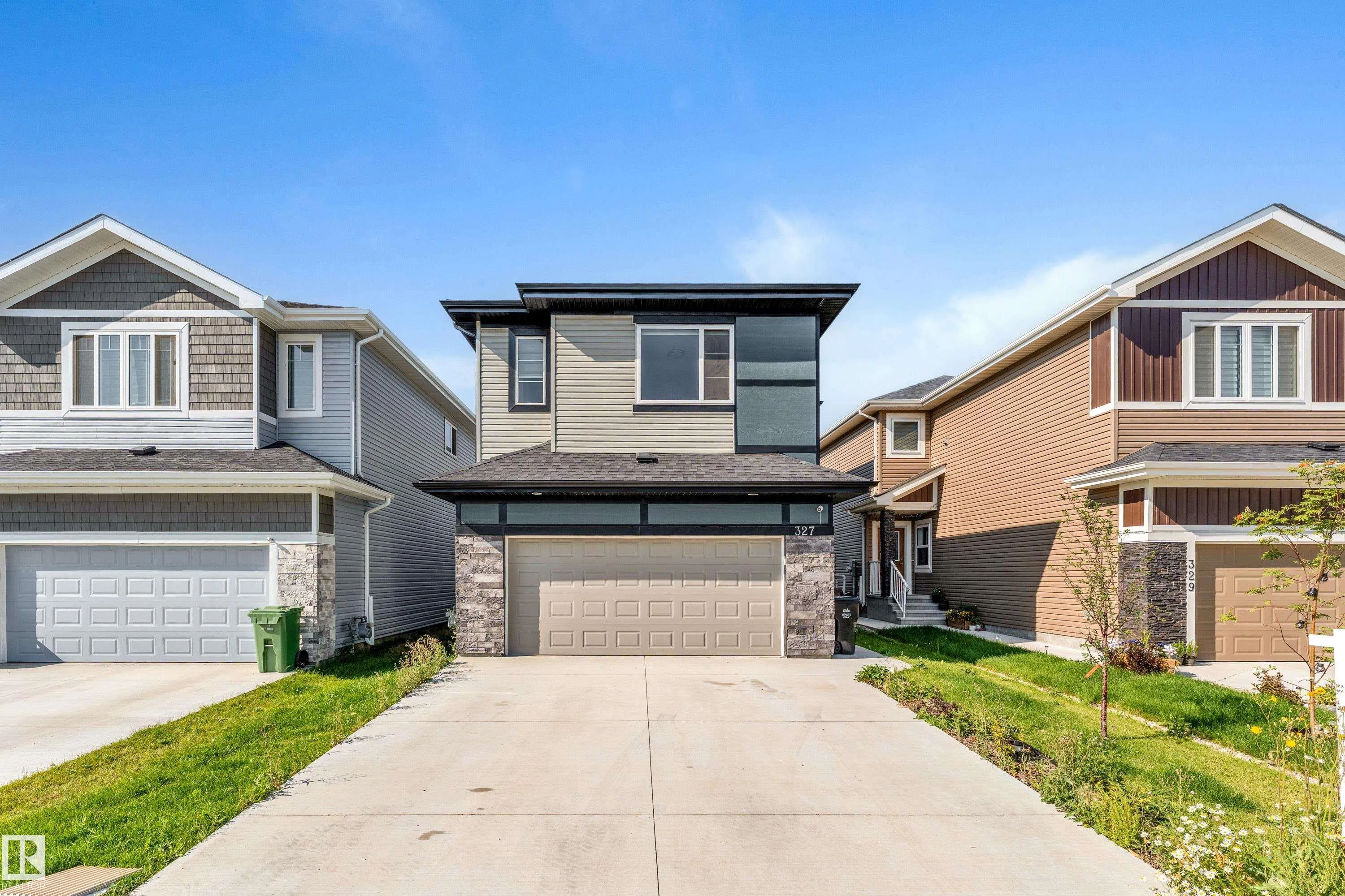 327 ROBERTS Wynd