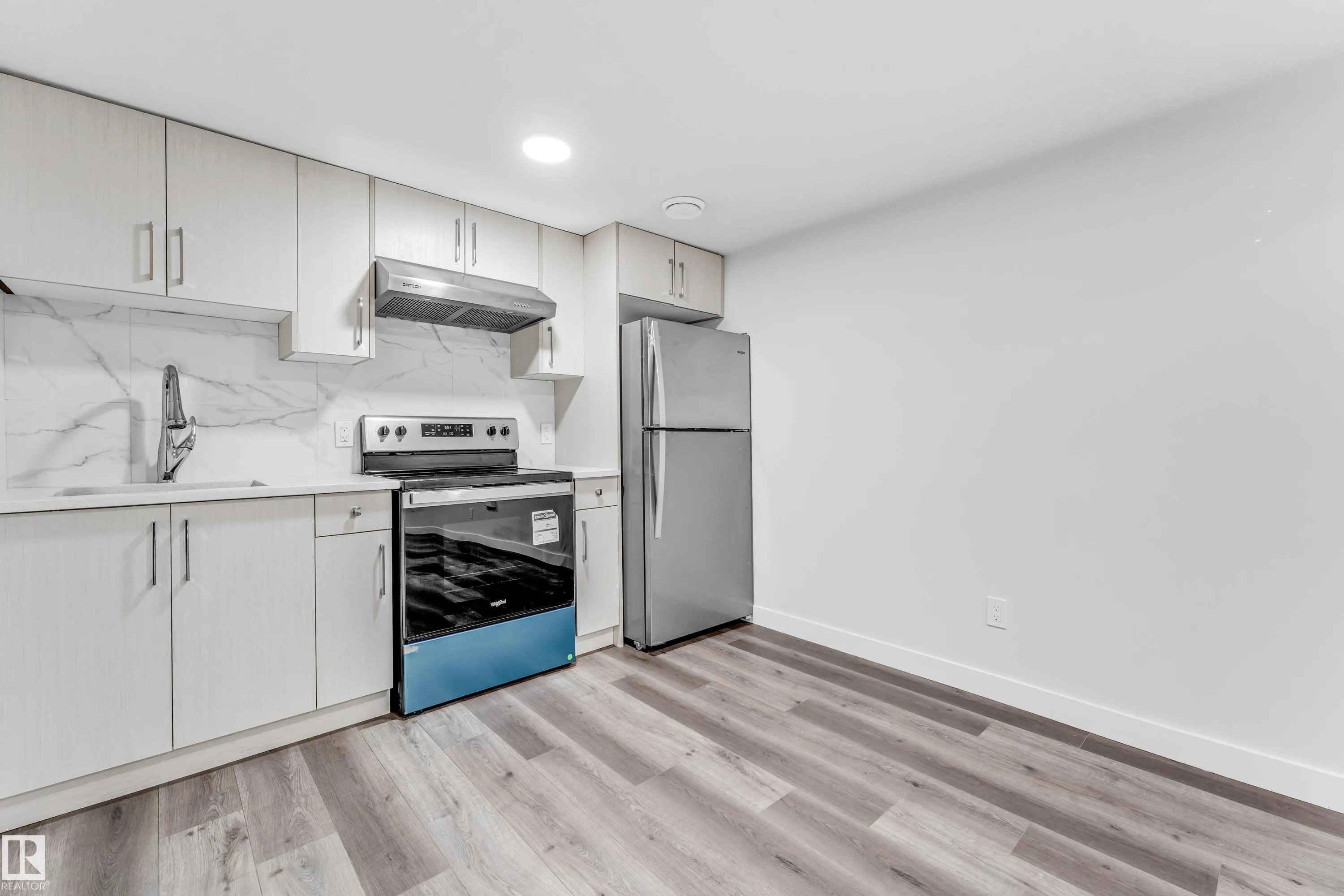 327 ROBERTS Wynd