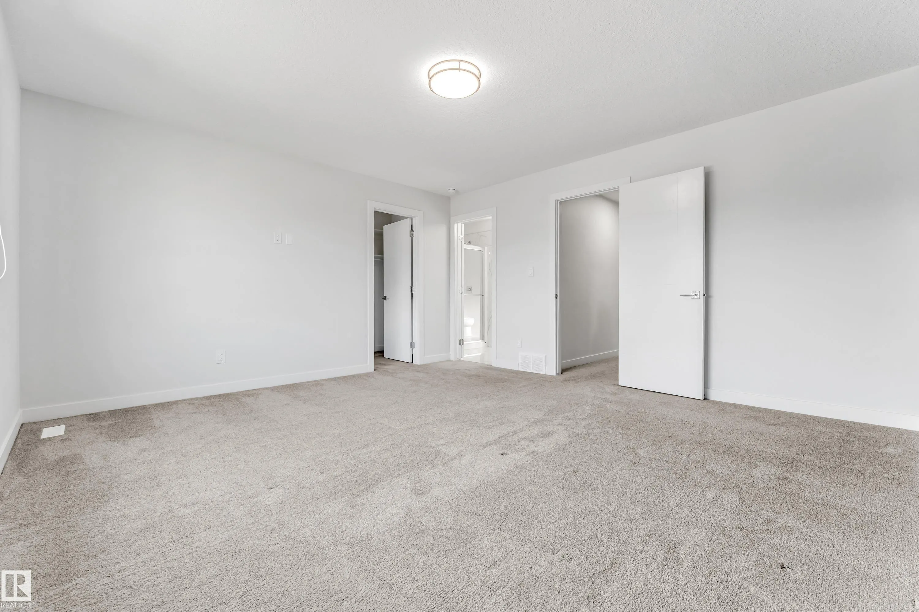 327 ROBERTS Wynd