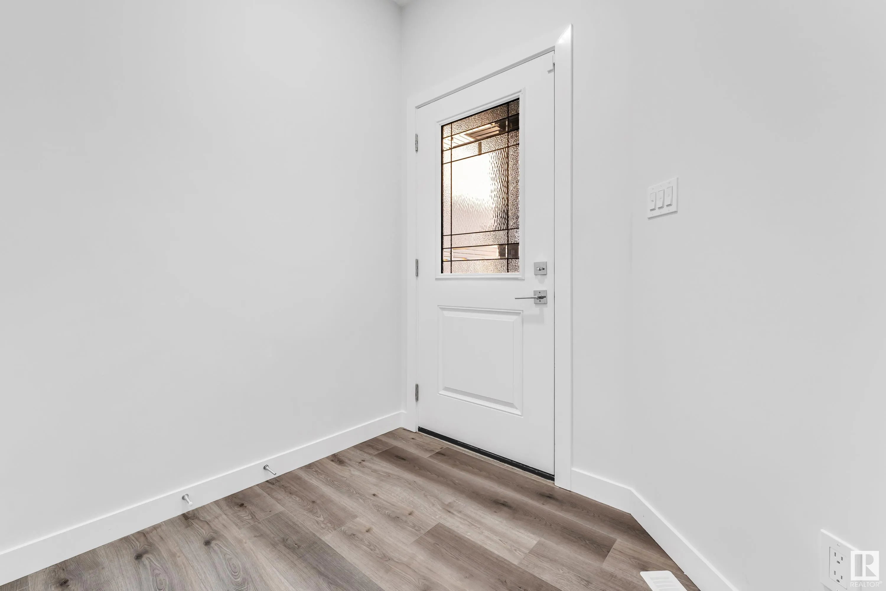 327 ROBERTS Wynd